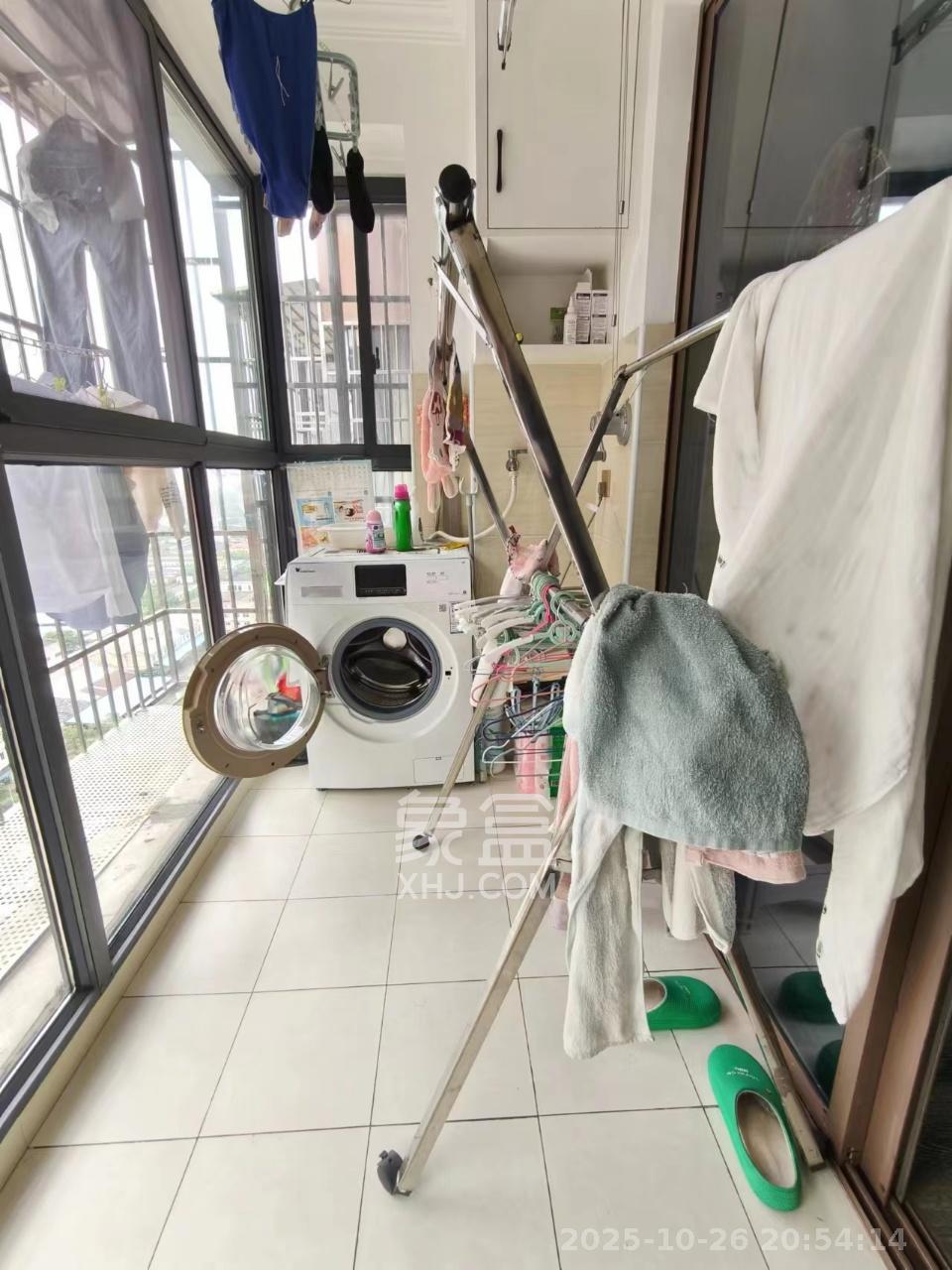 新长海广场  3室2厅2卫    2600.0元/月 新长海广场  3室2厅2卫    2600.0元/月室内图