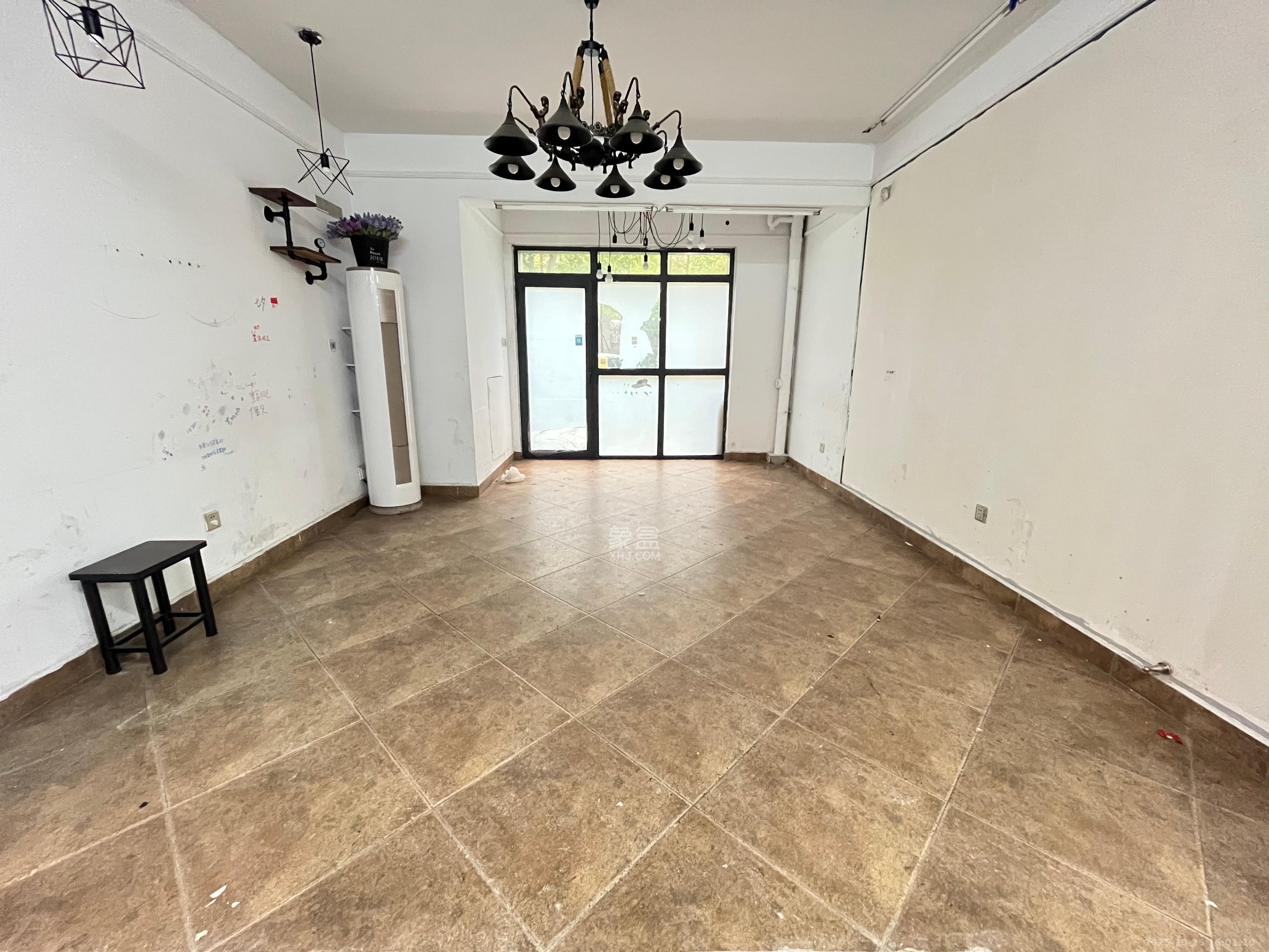 世茂铂翠湾一期  3室2厅1卫    4500.0元/月