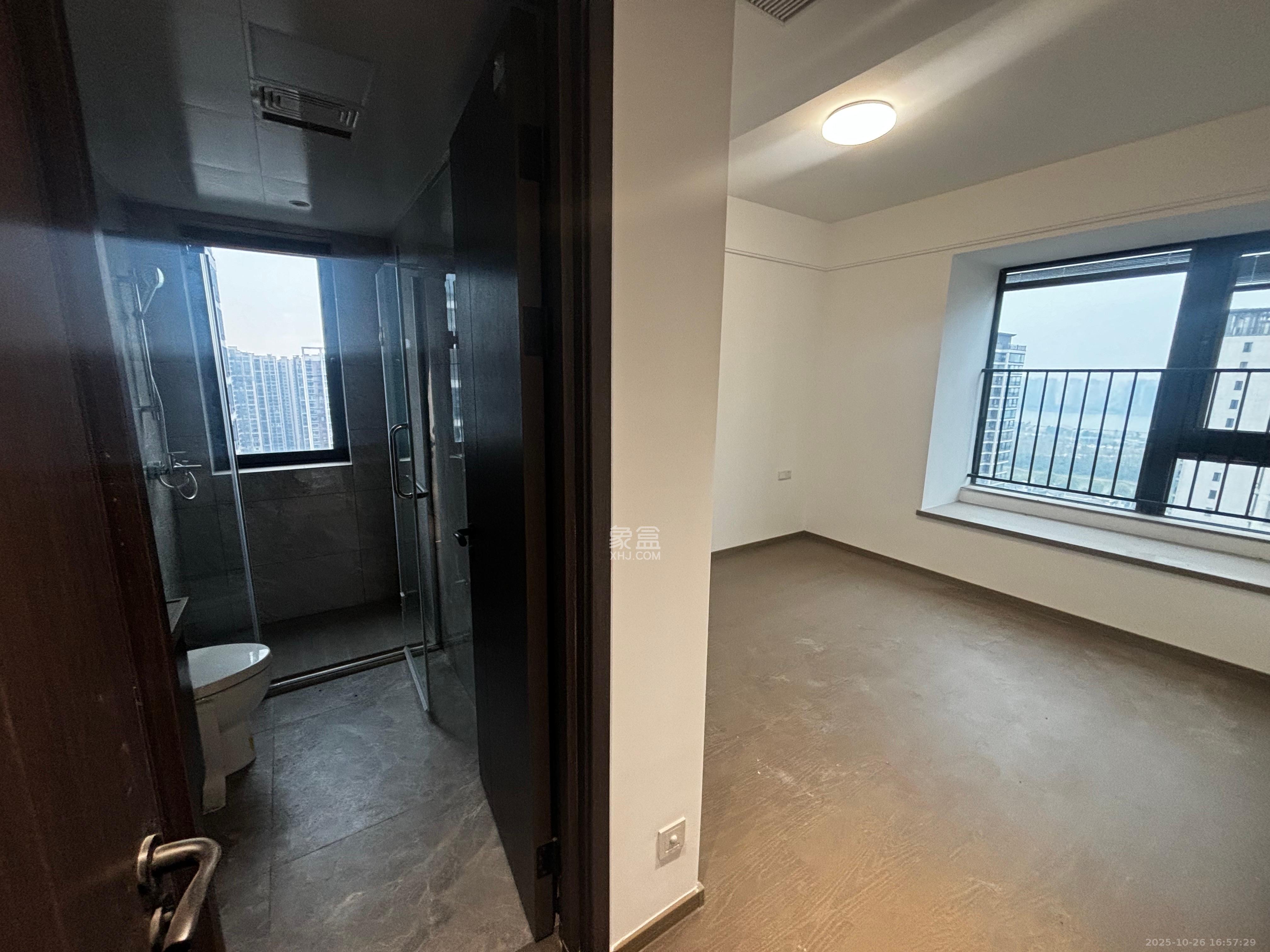 越秀湘江星汇城三期  4室2厅3卫    6800.0元/月 越秀湘江星汇城三期  4室2厅3卫    6800.0元/月室内图