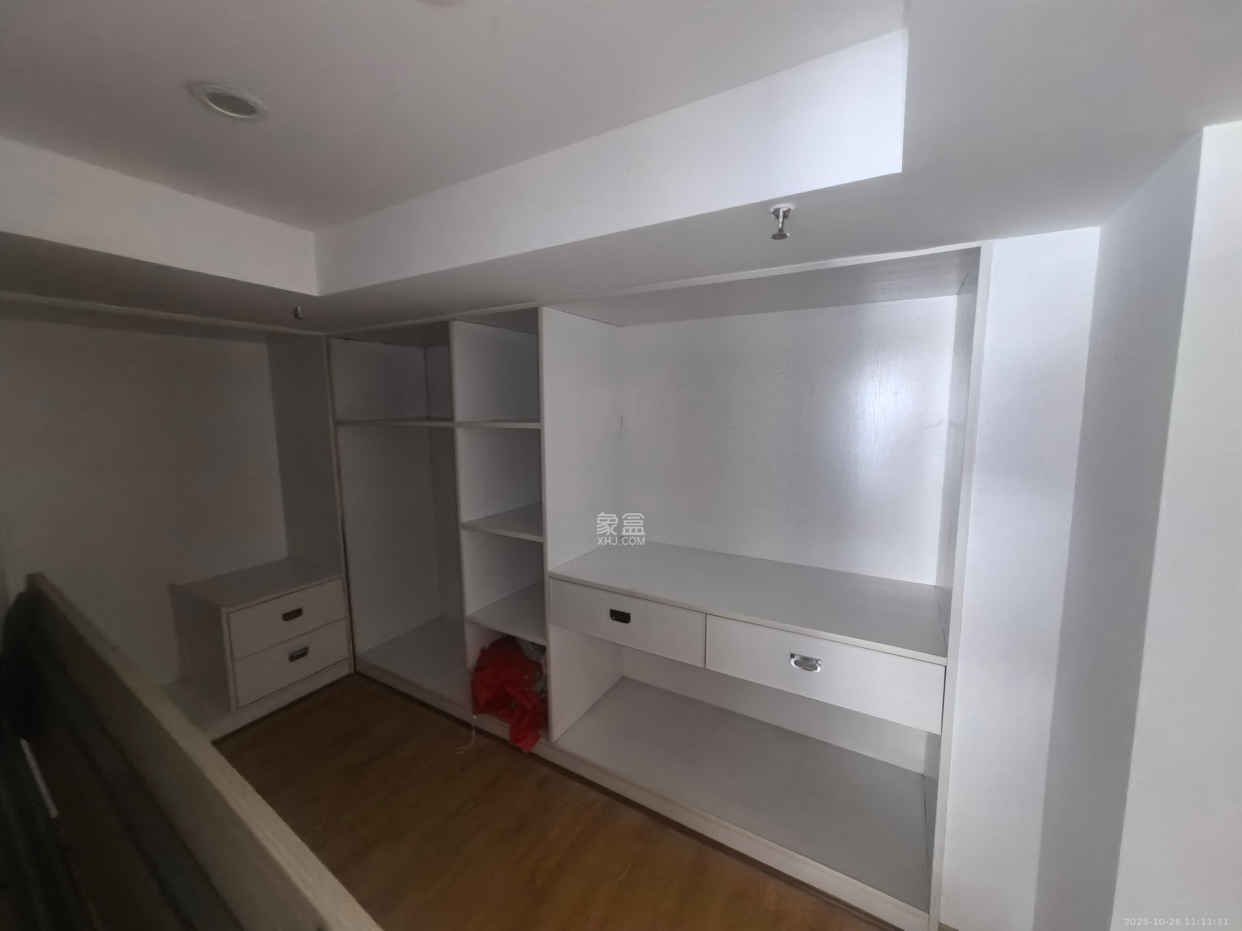 裕天国际商汇中心  1室1厅1卫    2100.0元/月 裕天国际商汇中心  1室1厅1卫    2100.0元/月