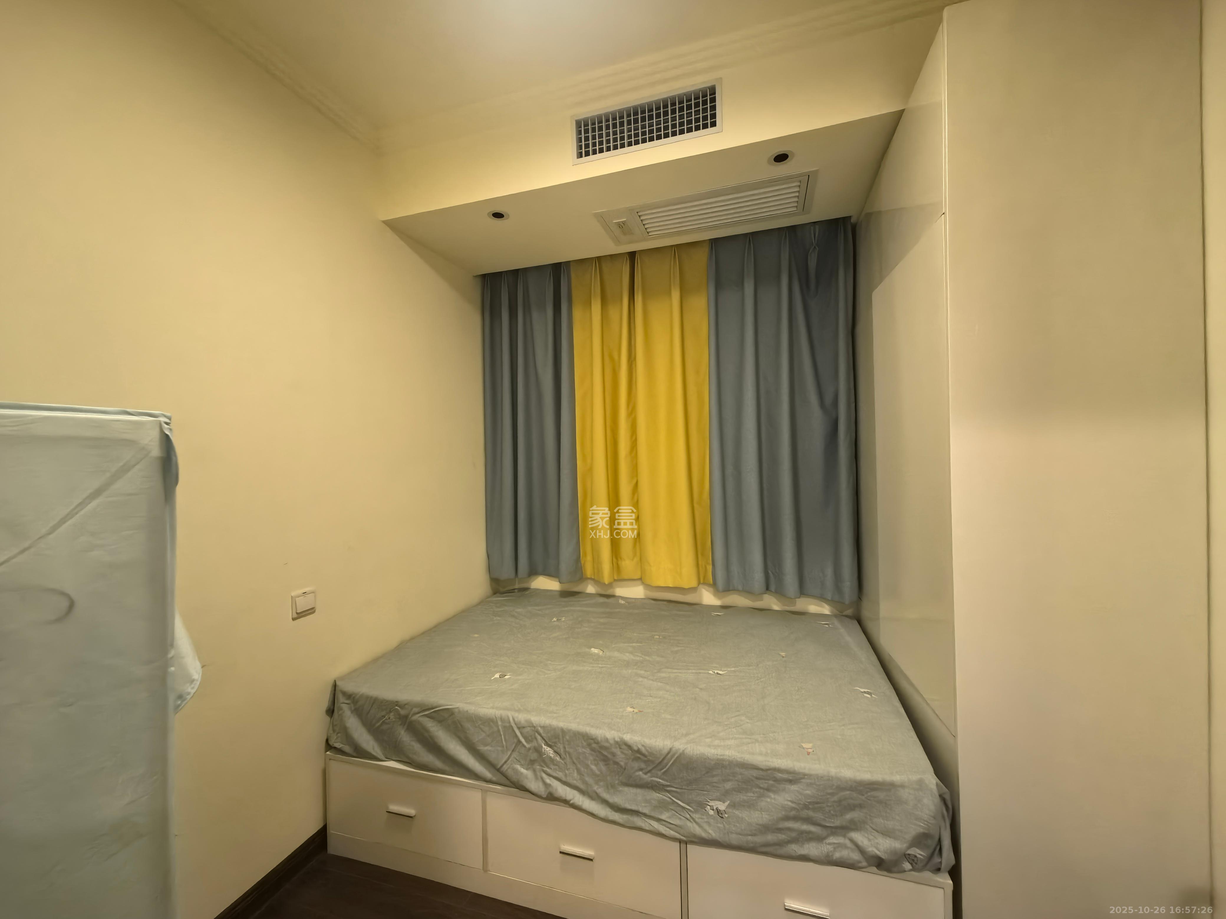 碧桂园中央花园  3室2厅3卫    2500.0元/月室内图