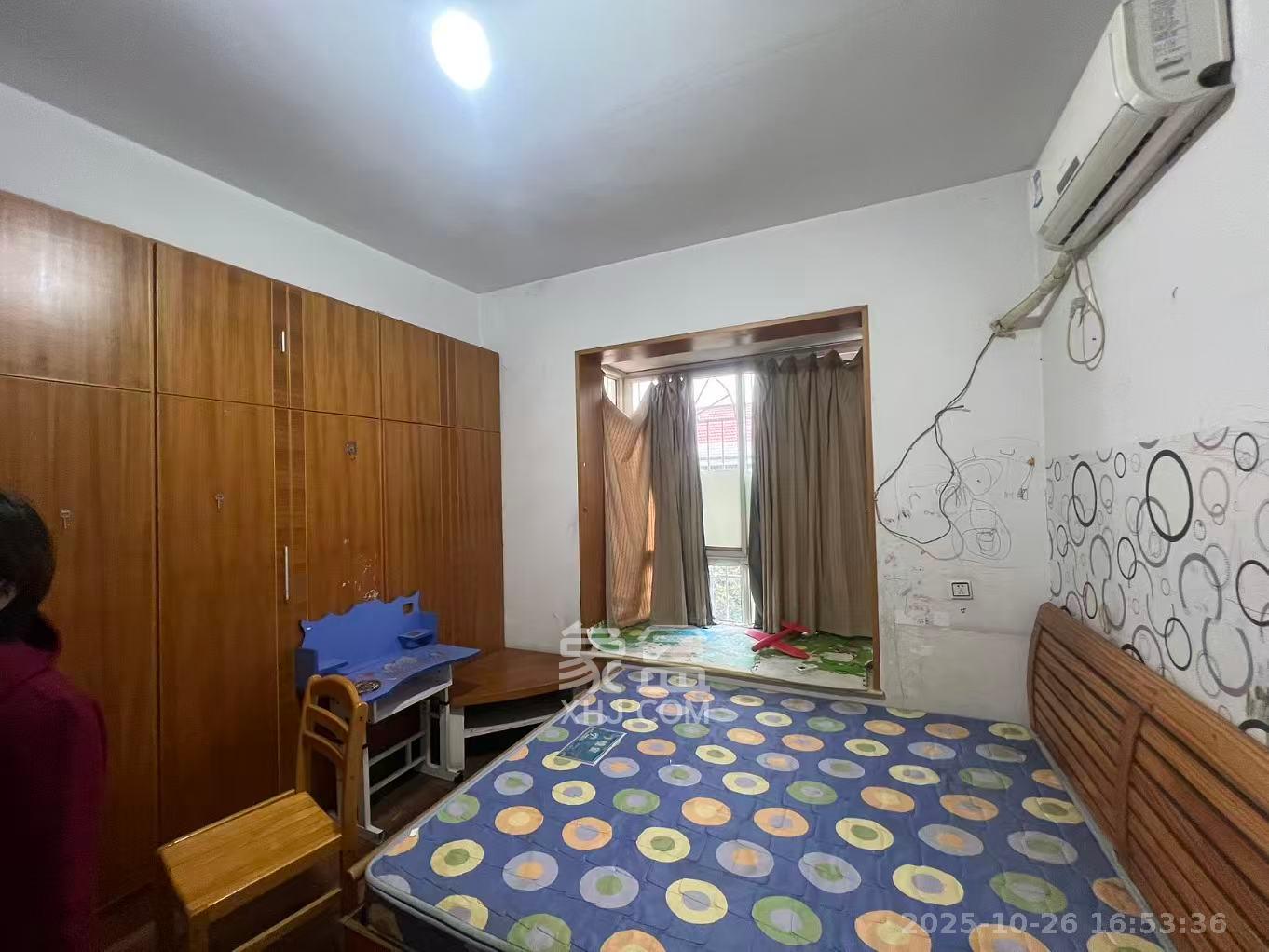 中天佳园  3室1厅2卫    1300.0元/月