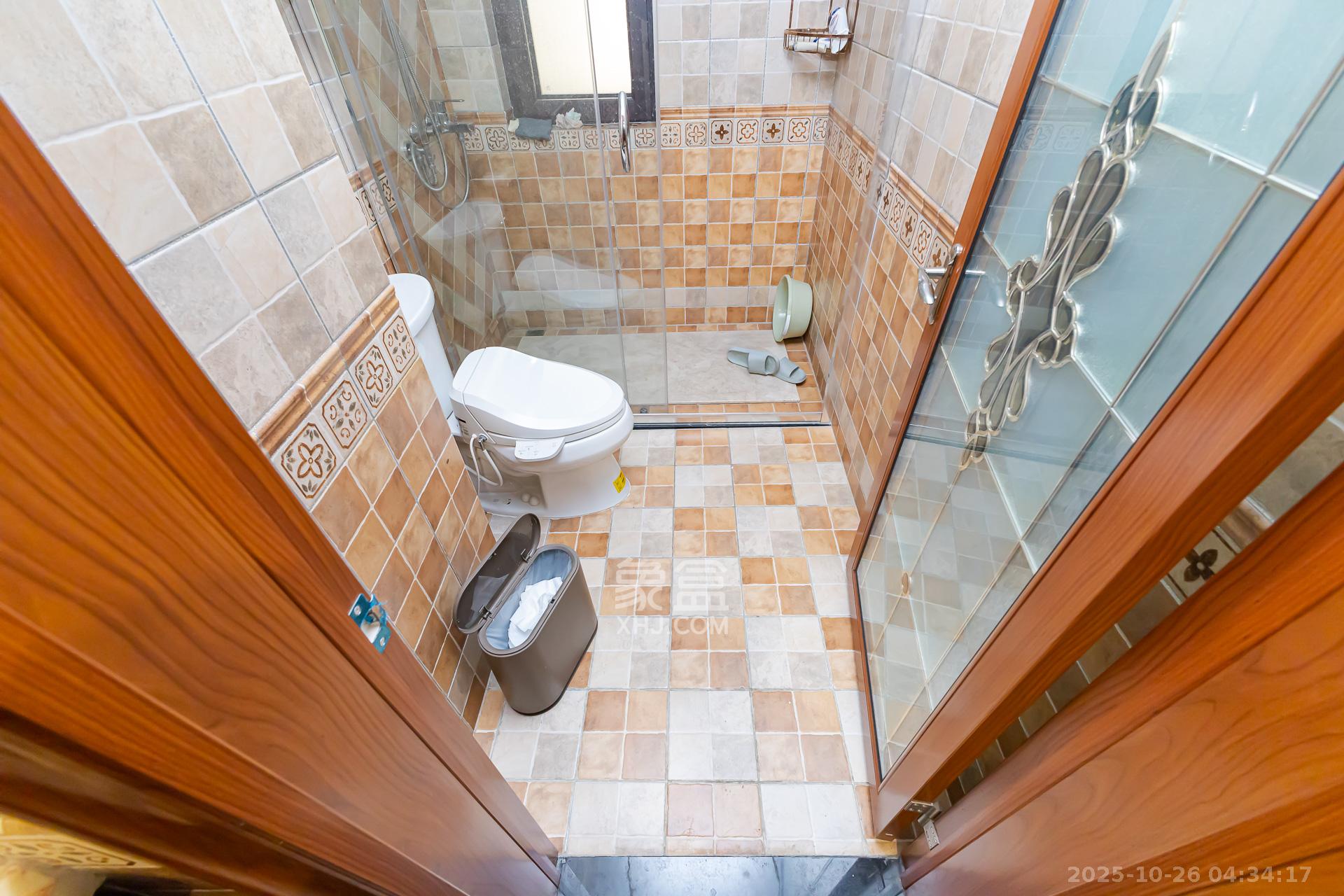 龙湖湘风原著(龙湖湘风星城)  5室3厅5卫    450.0万 龙湖湘风原著(龙湖湘风星城)  5室3厅5卫    450.0万卫生间