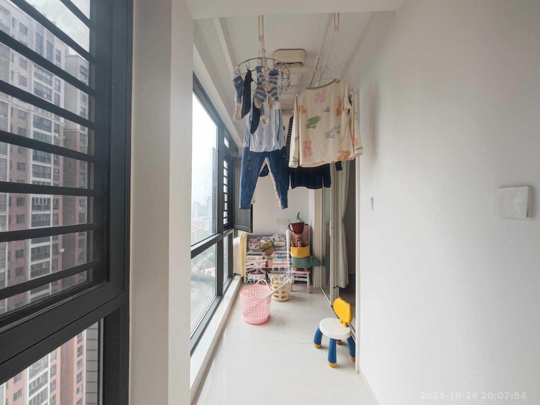 恒生碧水龙庭 4室2厅2卫 115.0万 恒生碧水龙庭 4室2厅2卫 115.0万阳台