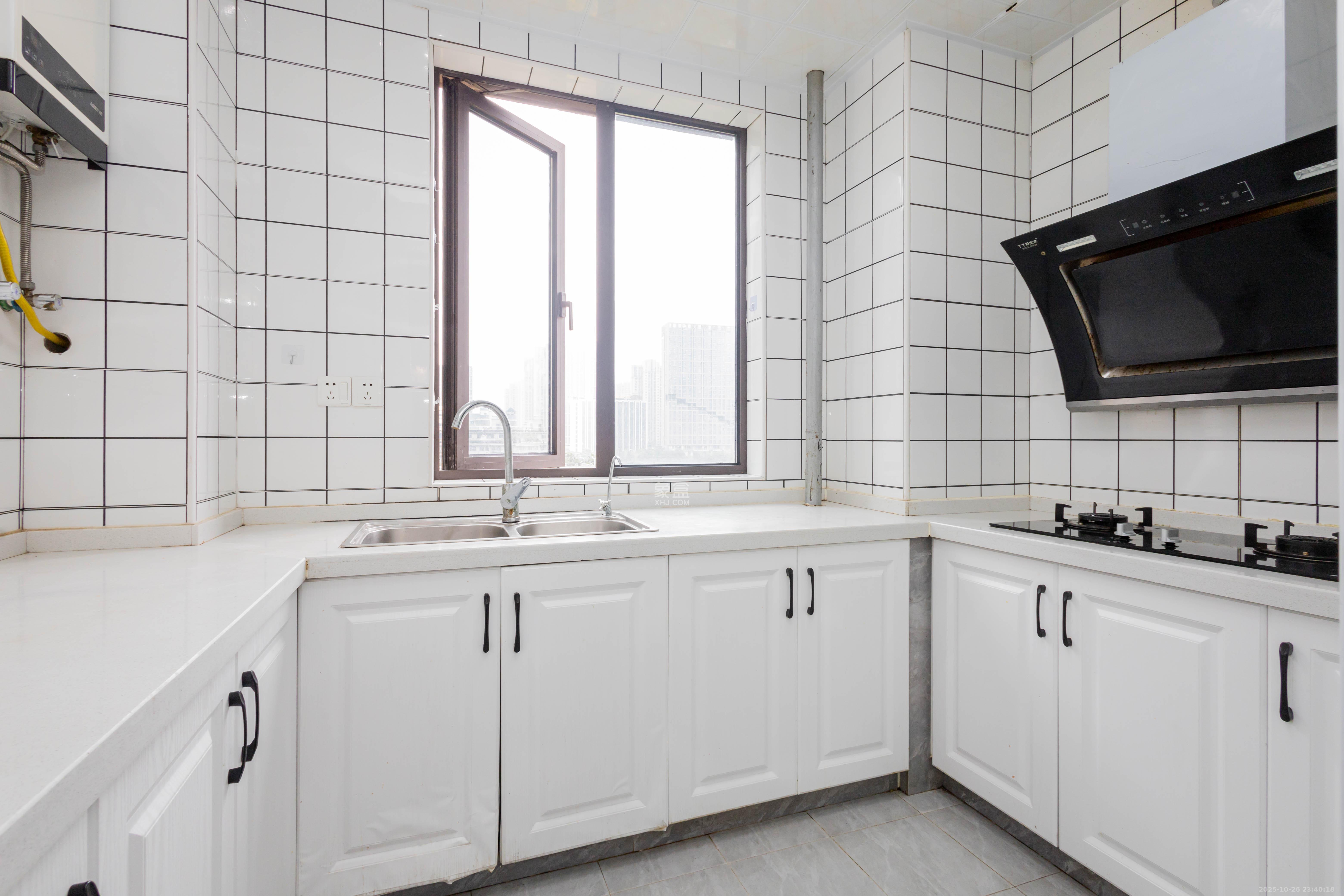 龙湖碧桂园天宸原著  4室2厅2卫    165.0万厨房