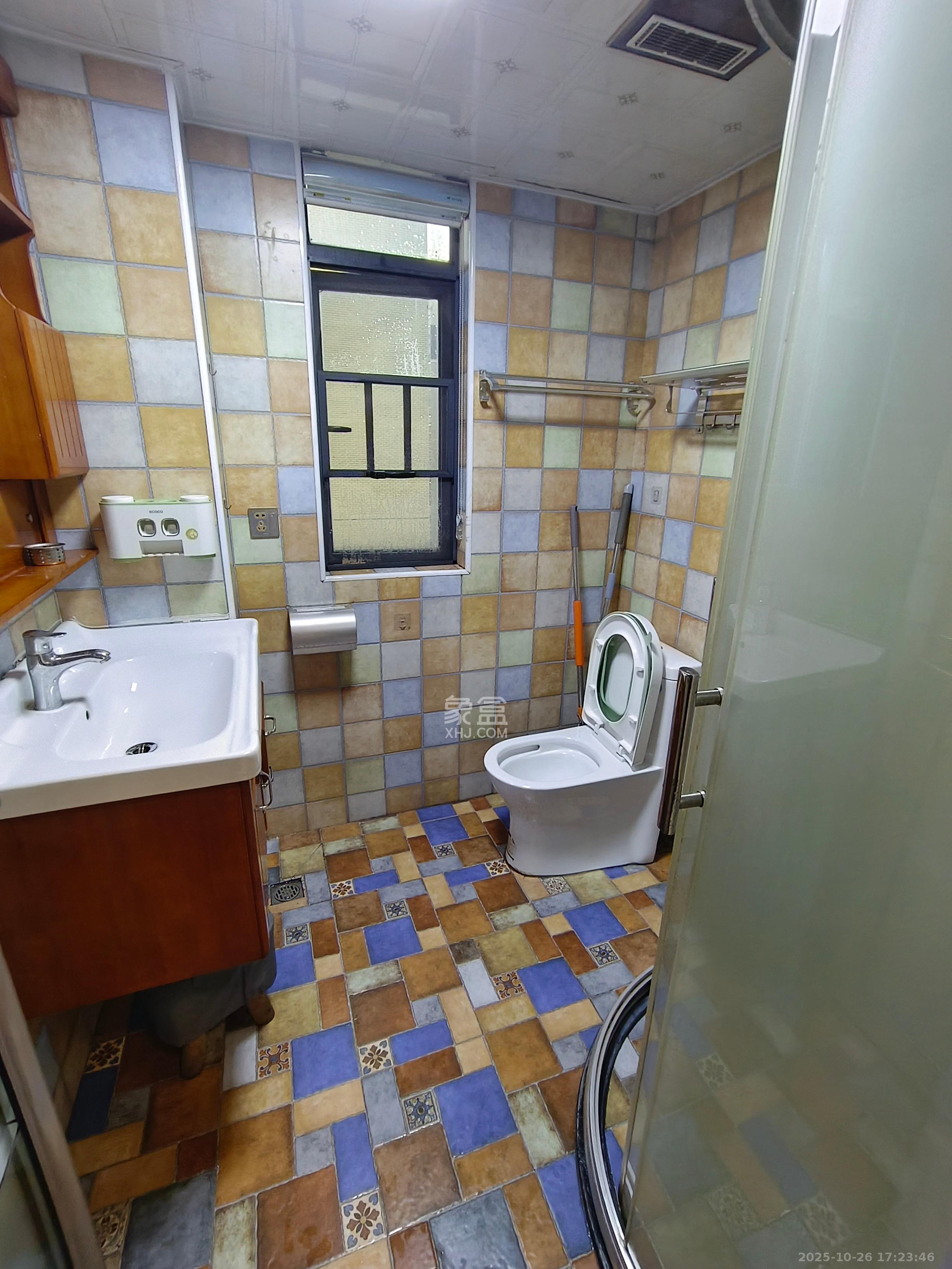 中国铁建国际城二期  3室2厅1卫    1800.0元/月 中国铁建国际城二期  3室2厅1卫    1800.0元/月室内图