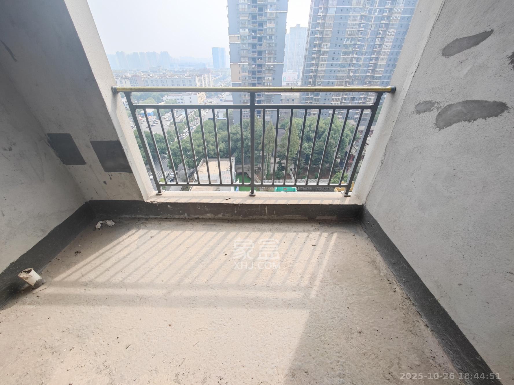 欣隆居  3室2厅2卫    126.0万阳台