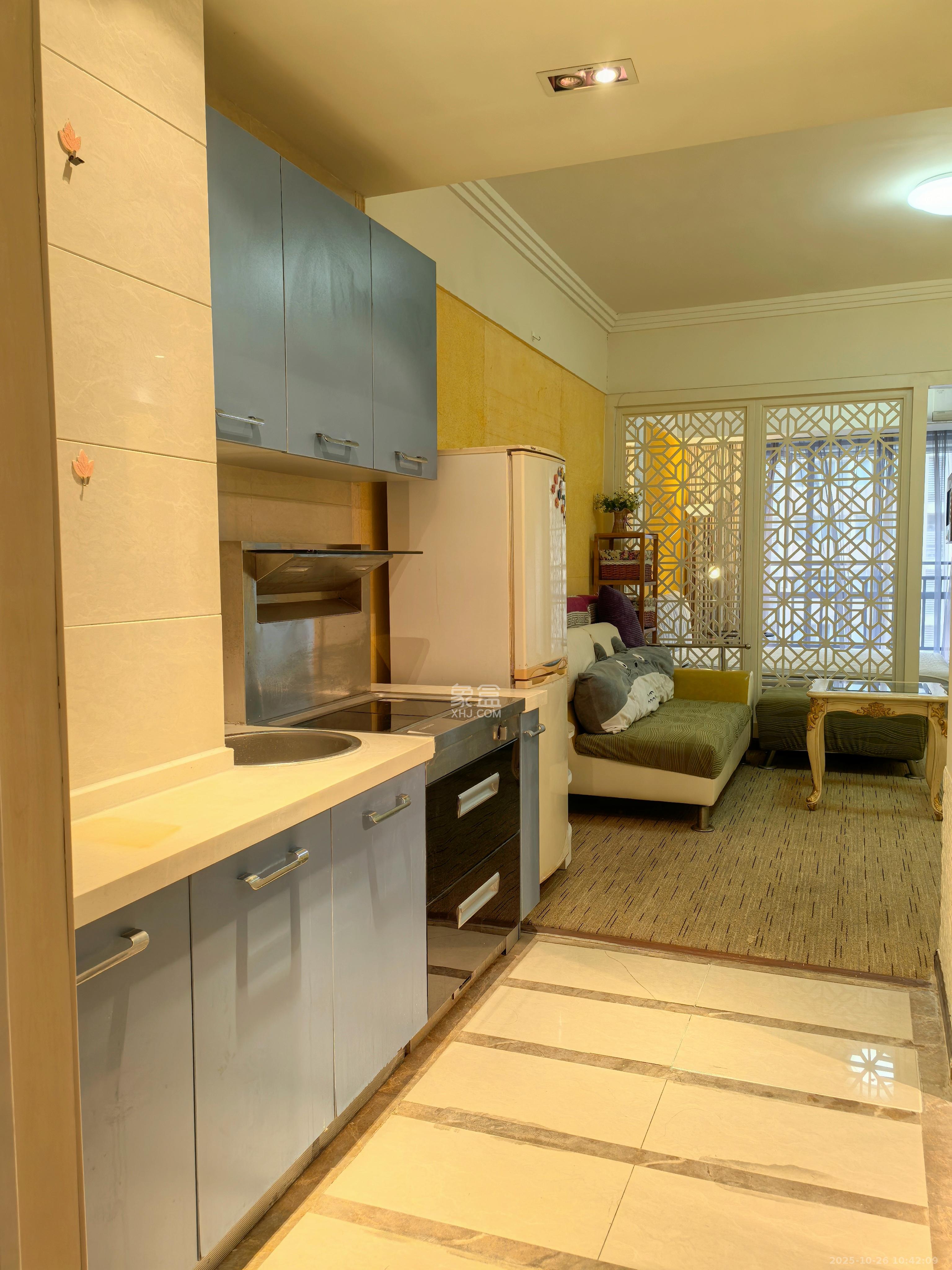 西子一间  1室1厅1卫    1800.0元/月室内图