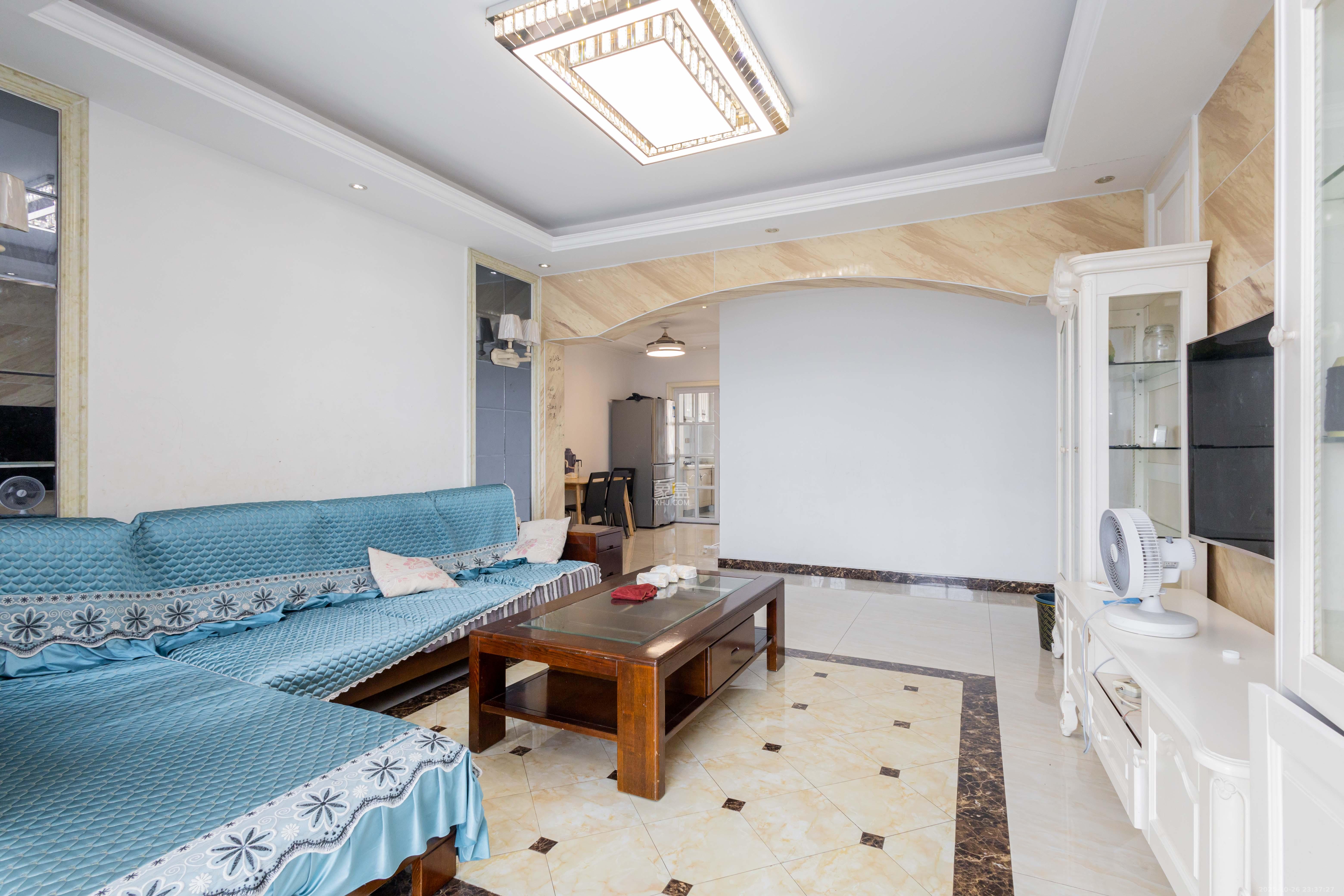 旭辉华庭 3室2厅2卫 75.0万 旭辉华庭 3室2厅2卫 75.0万客厅