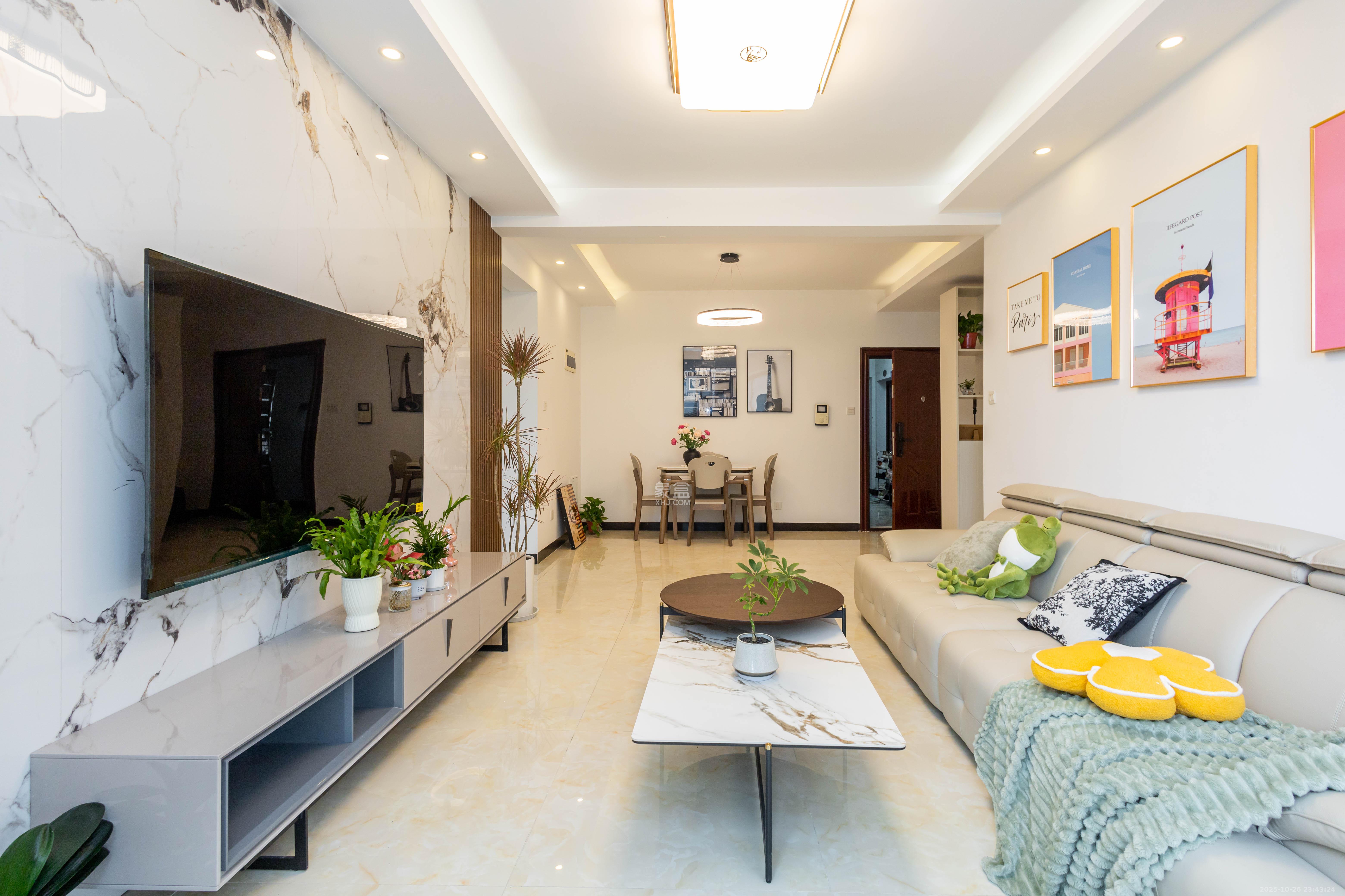 中欣楚天雅郡  3室2厅1卫    60.8万客厅