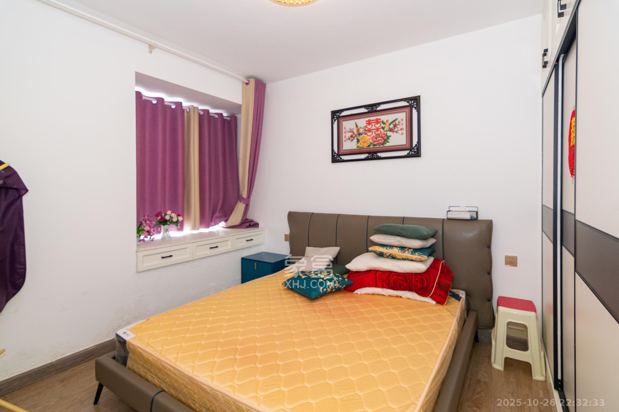 金地三千府(金地湖山樾、金地自在城)  3室2厅1卫    60.0万 金地三千府(金地湖山樾、金地自在城)  3室2厅1卫    60.0万卧室