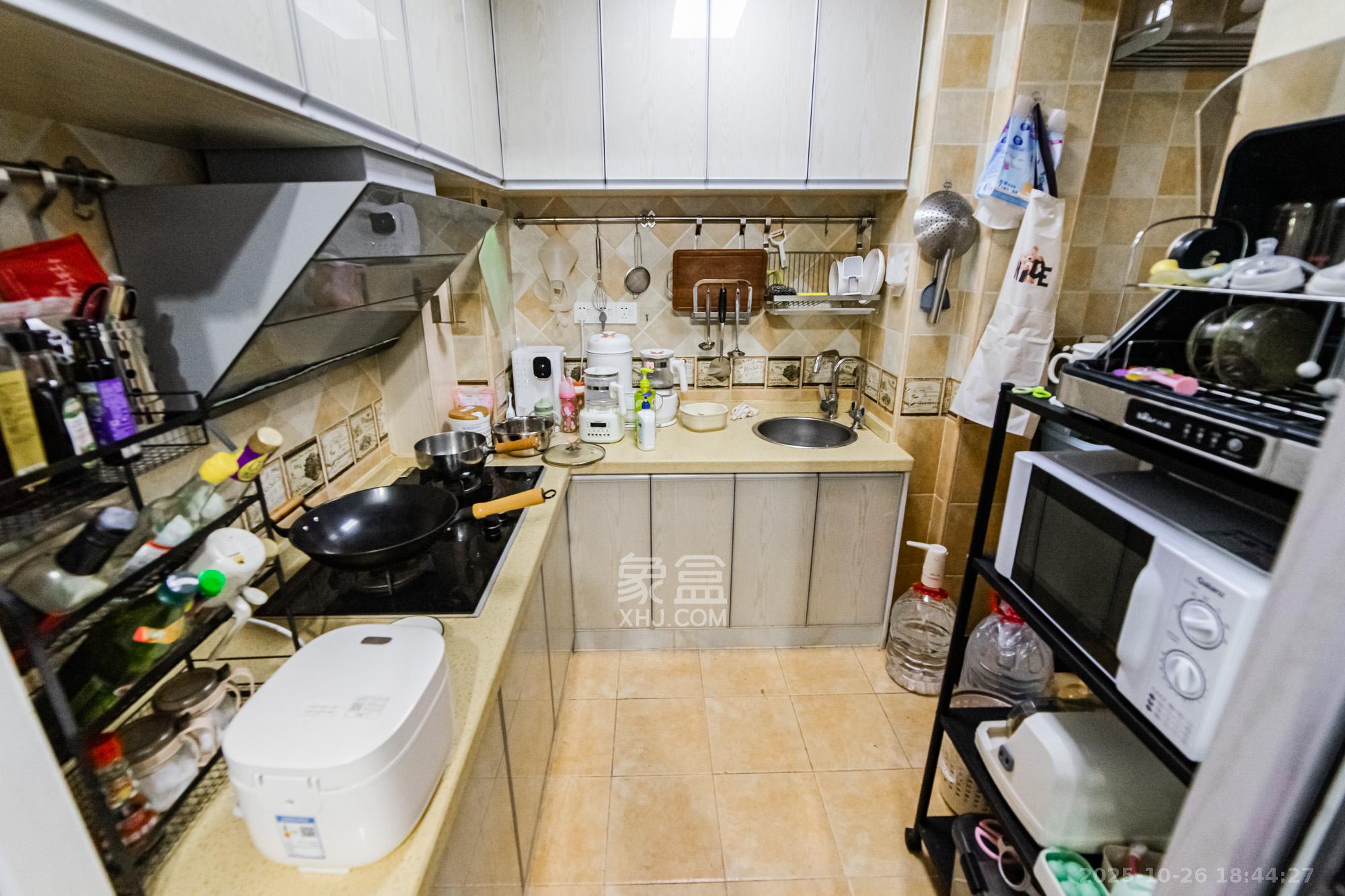 滨江君悦香邸  3室2厅1卫    85.0万 滨江君悦香邸  3室2厅1卫    85.0万厨房