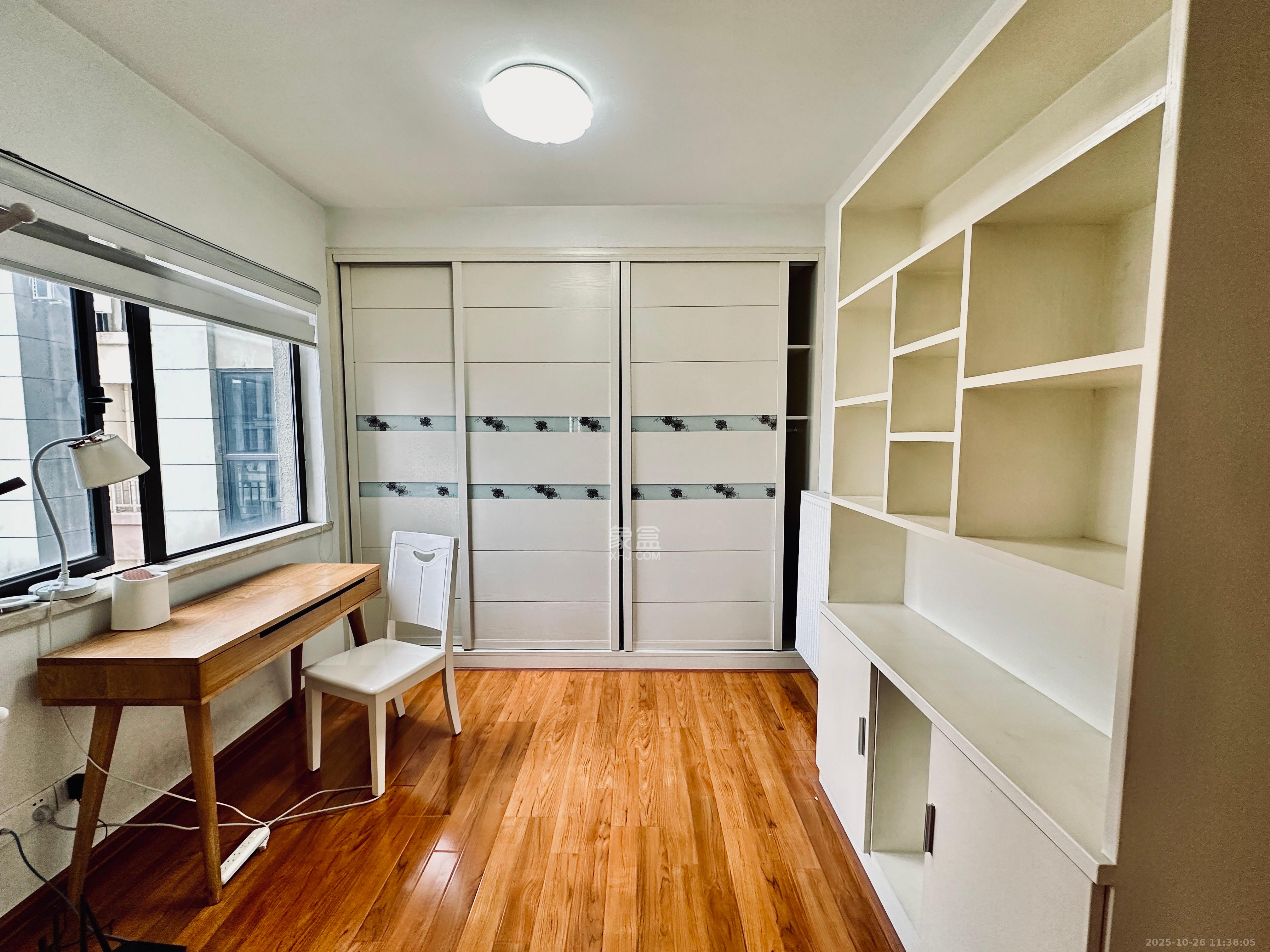 南山雍江汇（滨江国际新城）  3室2厅2卫    3400.0元/月室内图