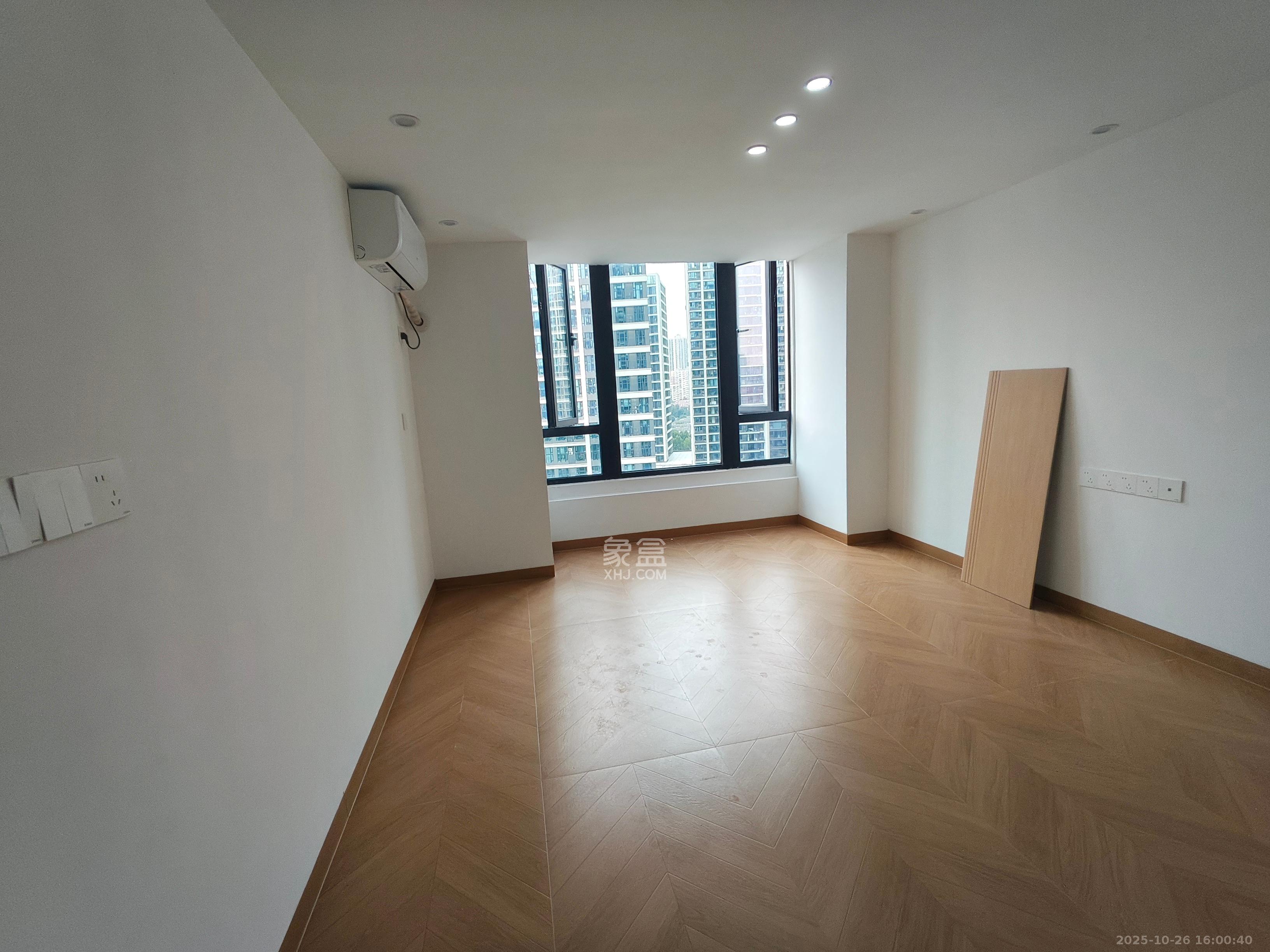 中海阅溪府  2室1厅1卫    2200.0元/月室内图1