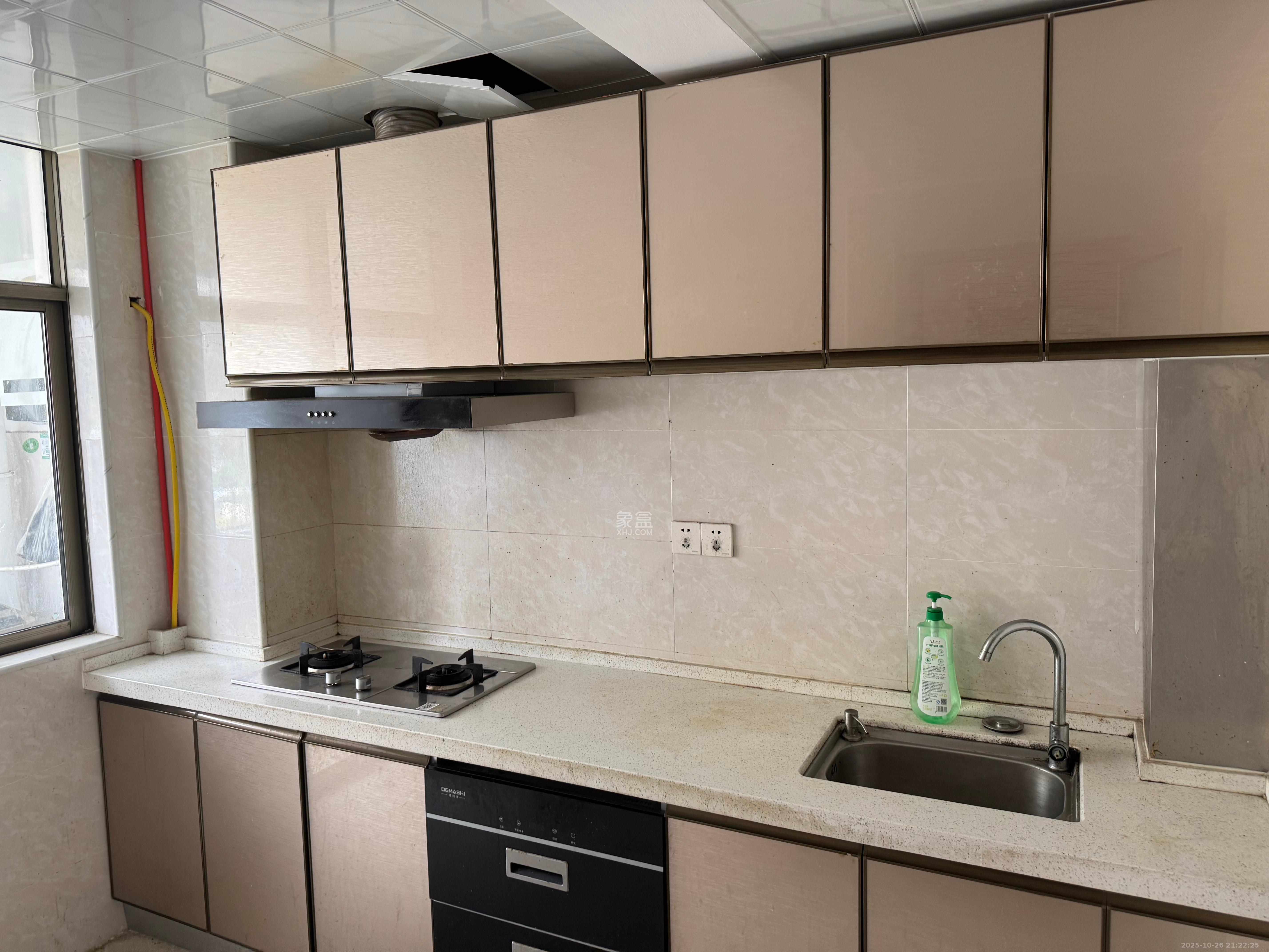 锦湘国际星城二期(锦雅苑)  3室2厅2卫    2500.0元/月 锦湘国际星城二期(锦雅苑)  3室2厅2卫    2500.0元/月室内图