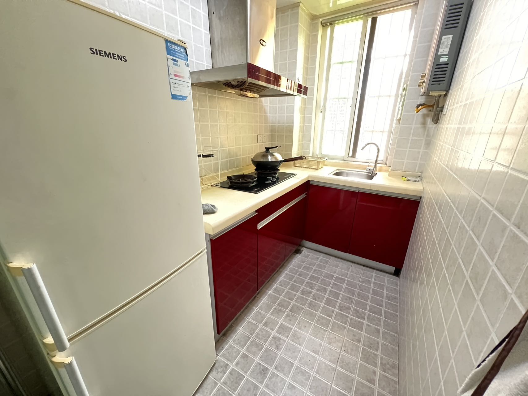 濠江花园  1室2厅1卫    1900.0元/月室内图