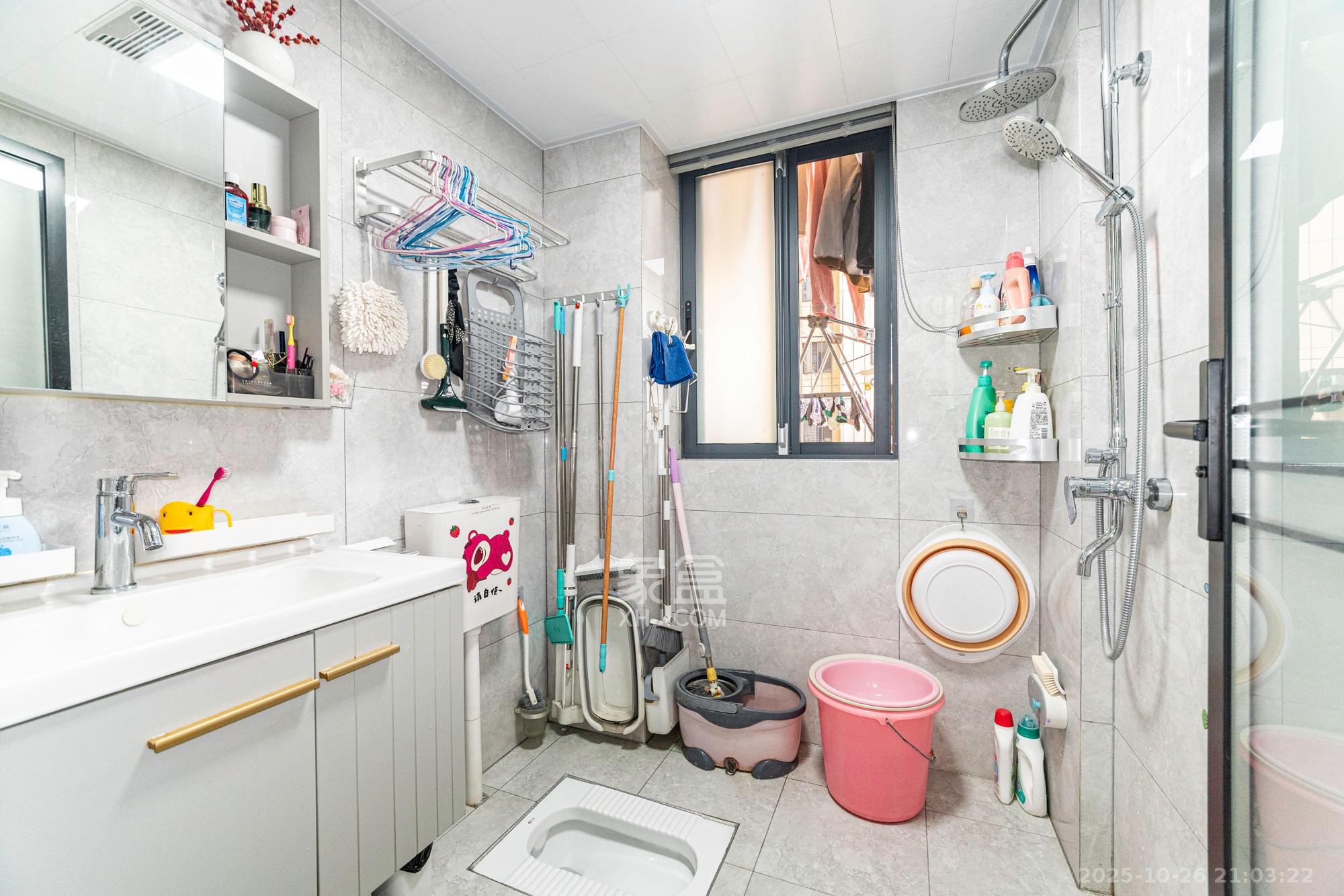 佳俊万家府  3室2厅2卫    108.0万卫生间