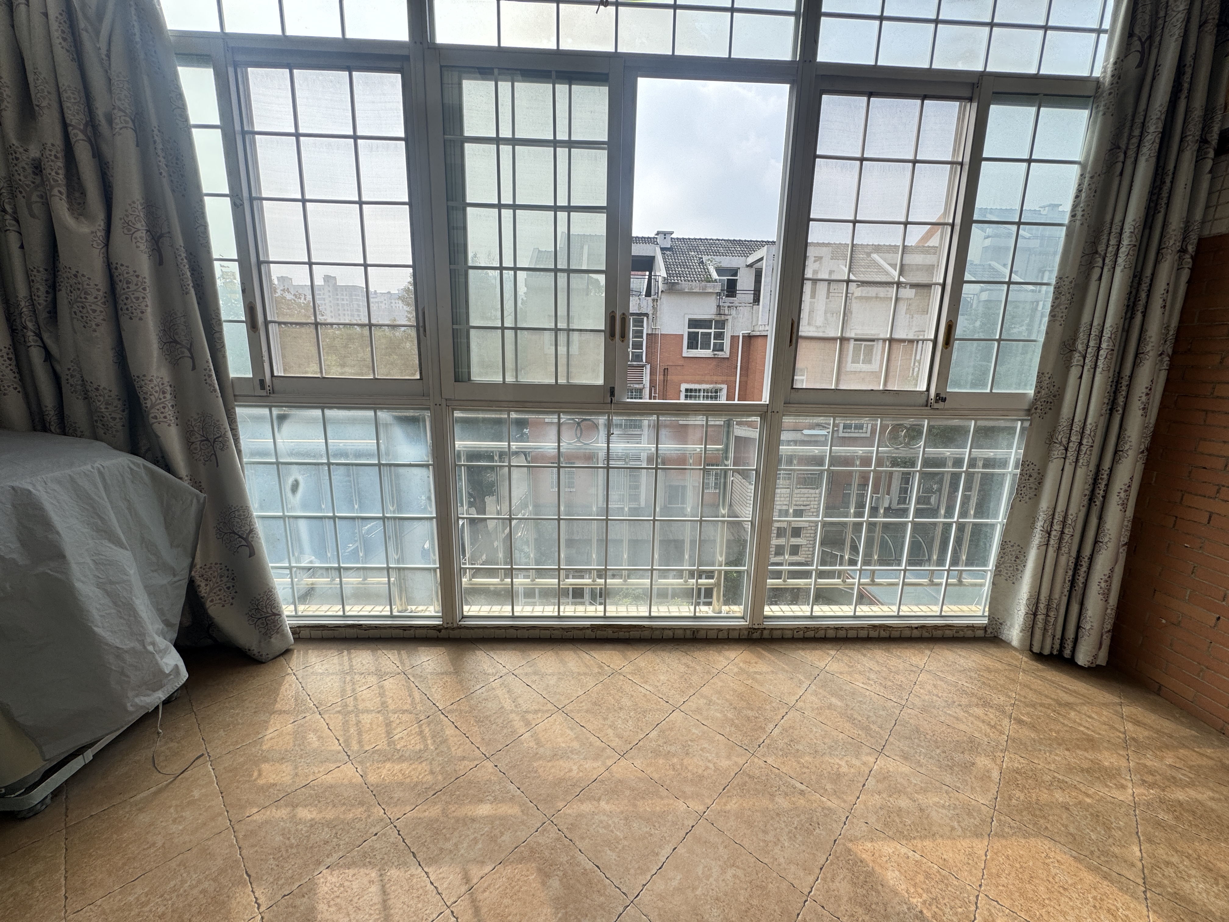 丽景雅苑  4室2厅2卫    69.8万 丽景雅苑  4室2厅2卫    69.8万室内图