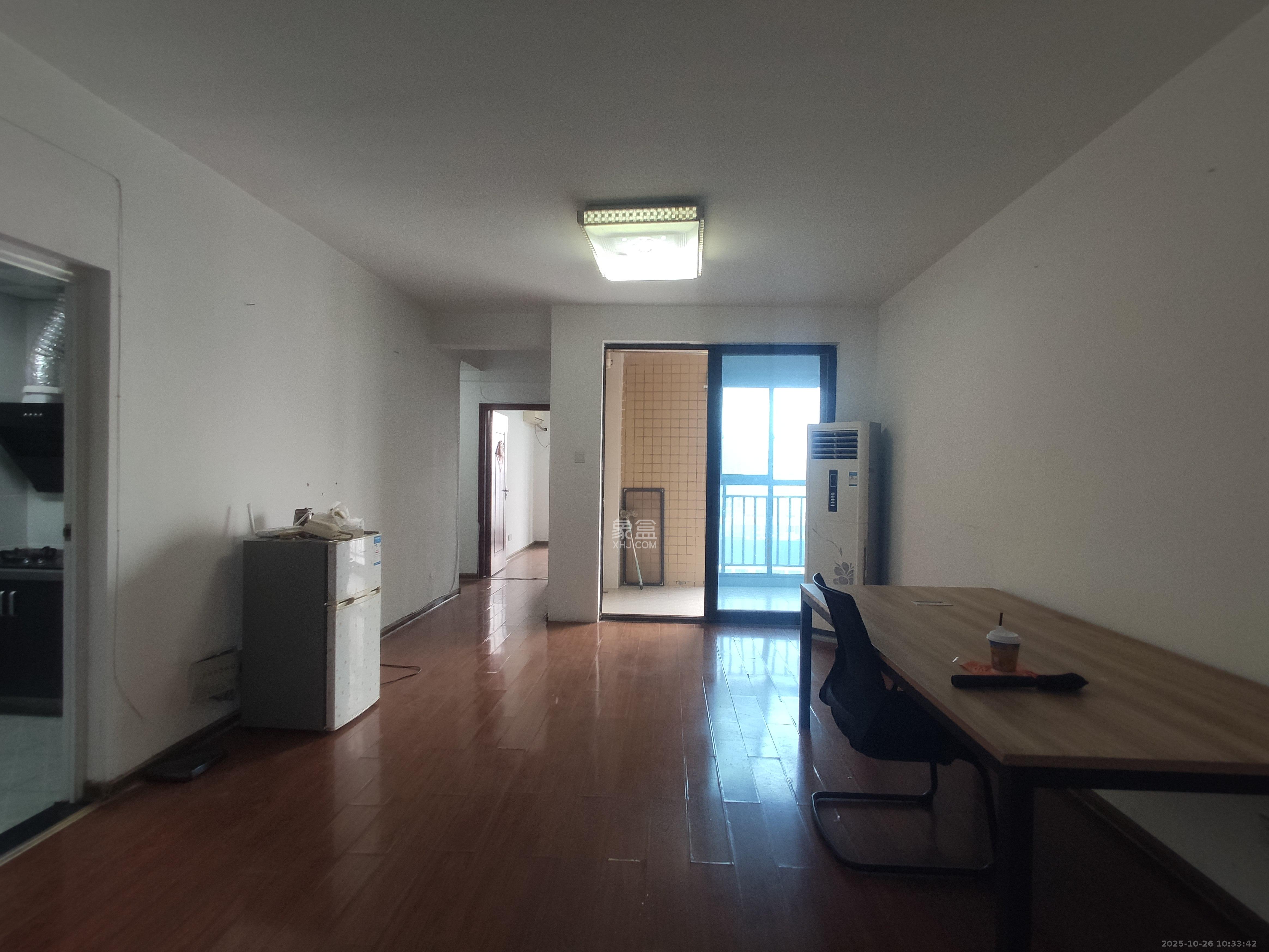 凯通国际城（凯通朝庭）  1室2厅1卫    2400.0元/月室内图