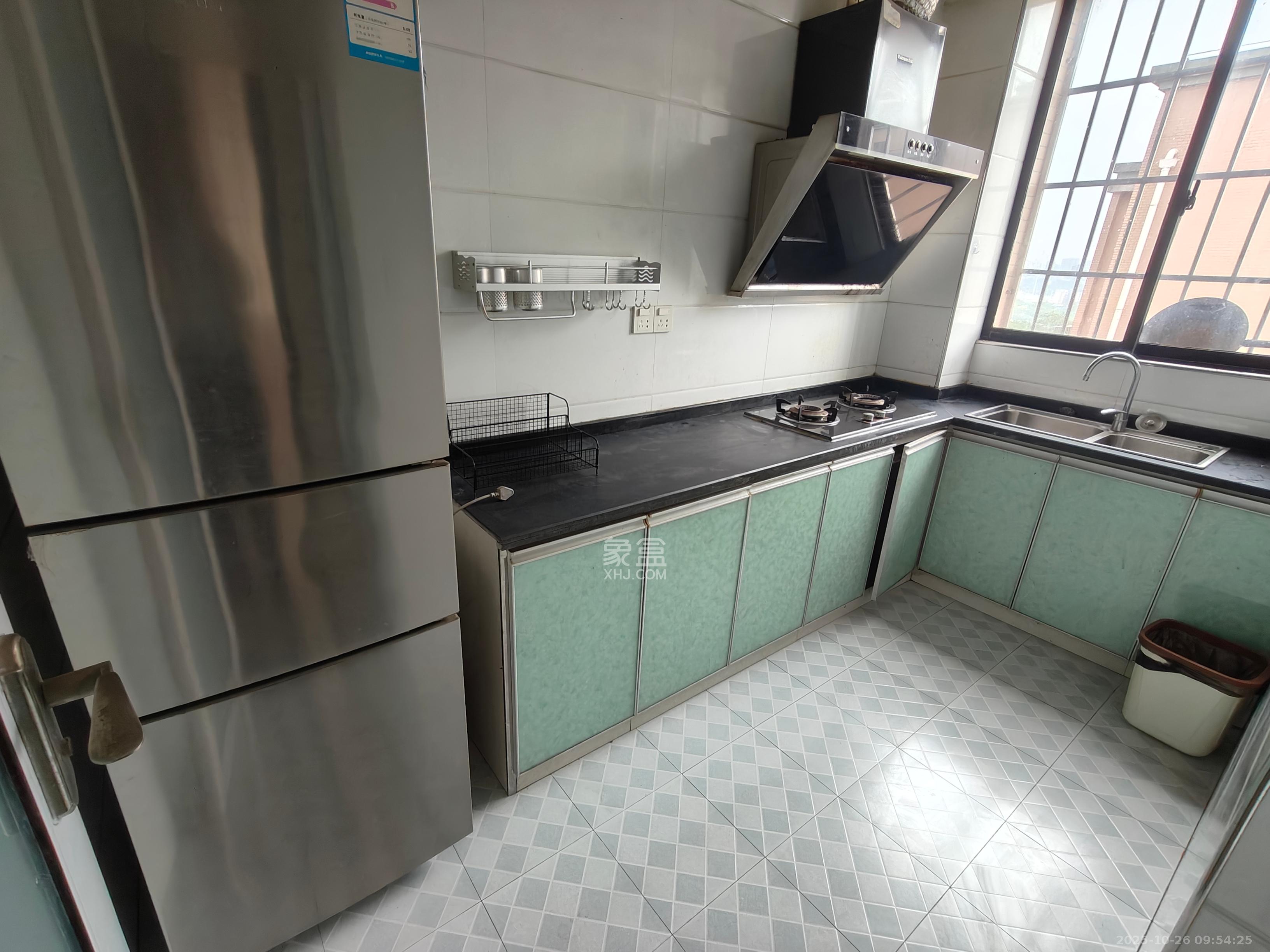 首和.山语城  2室2厅1卫    1200.0元/月室内图