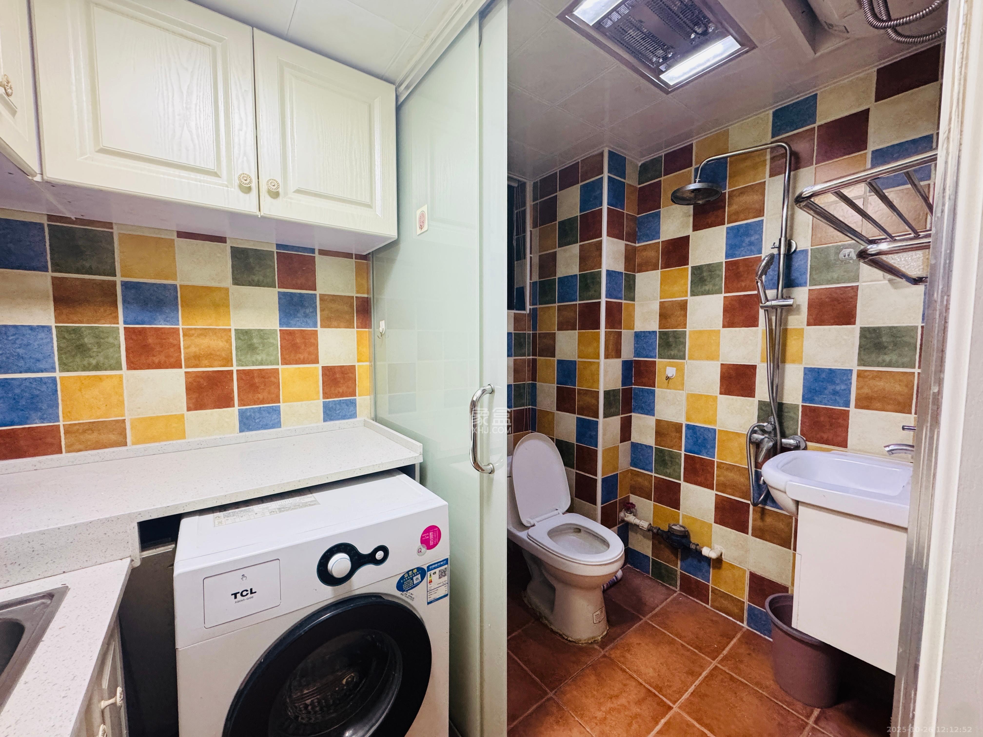 日出东方 2室1厅1卫 2400.0元/月 日出东方 2室1厅1卫 2400.0元/月室内图