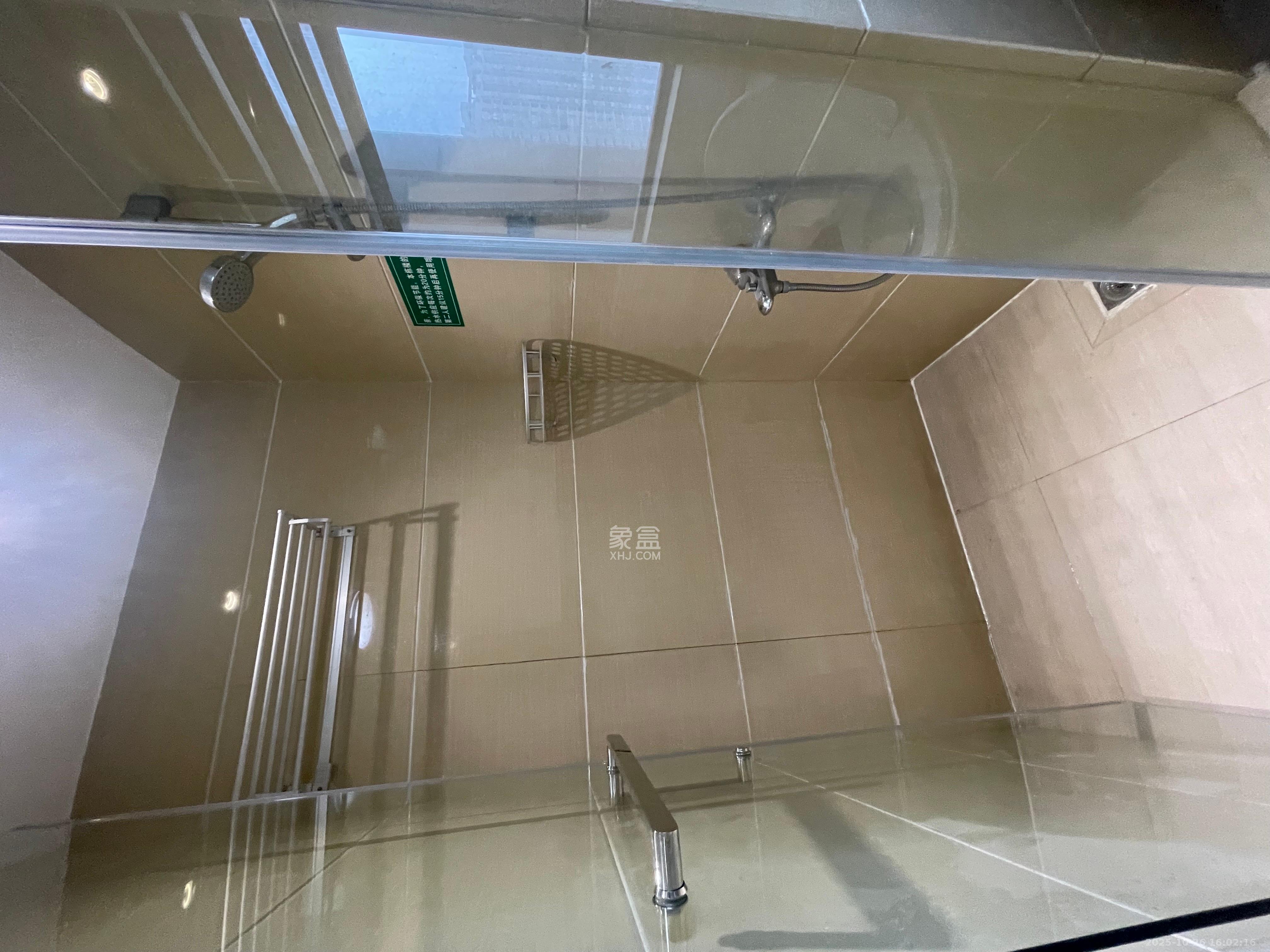 五一钻界  1室1厅1卫    2200.0元/月室内图