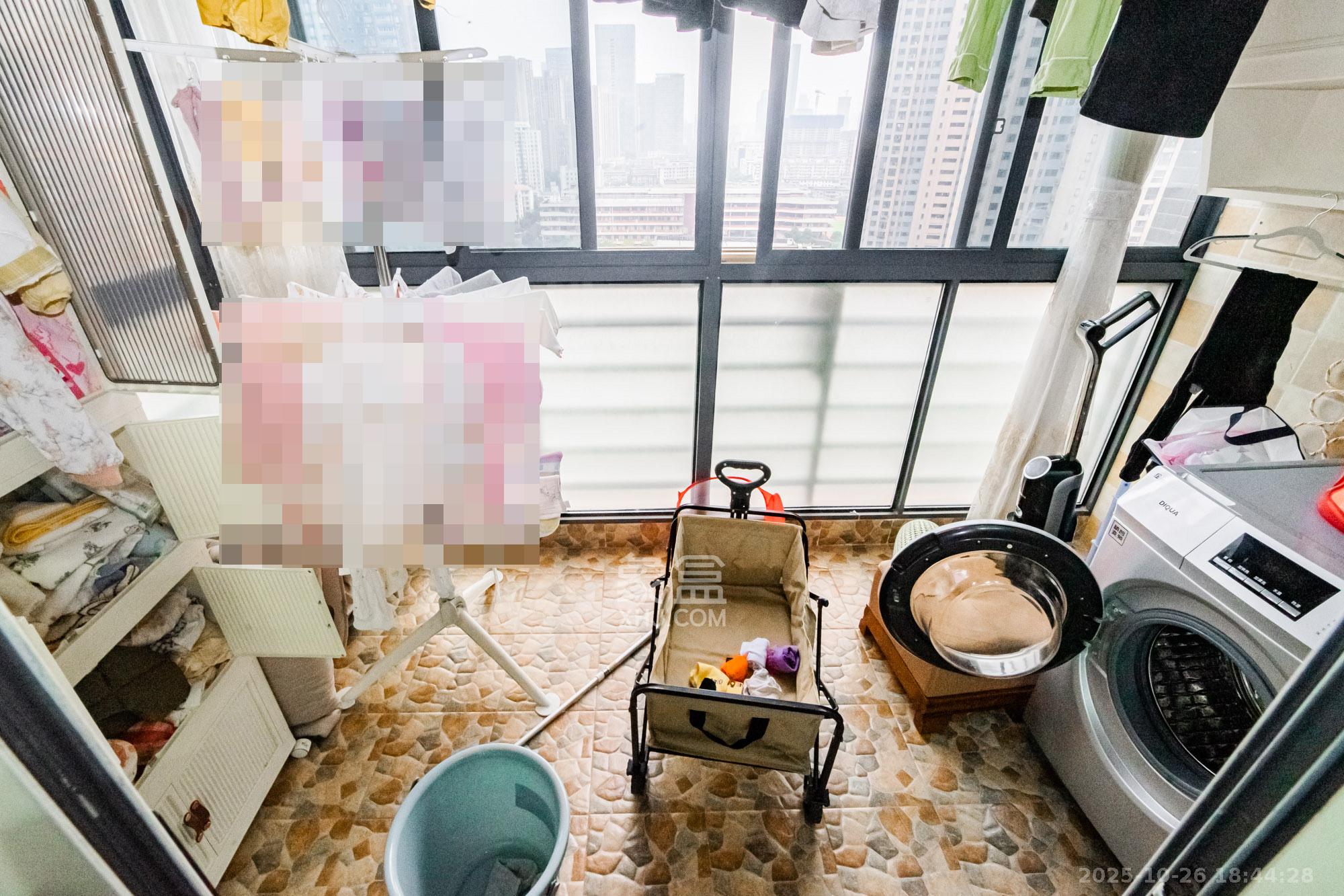 滨江君悦香邸  3室2厅1卫    85.0万 滨江君悦香邸  3室2厅1卫    85.0万阳台