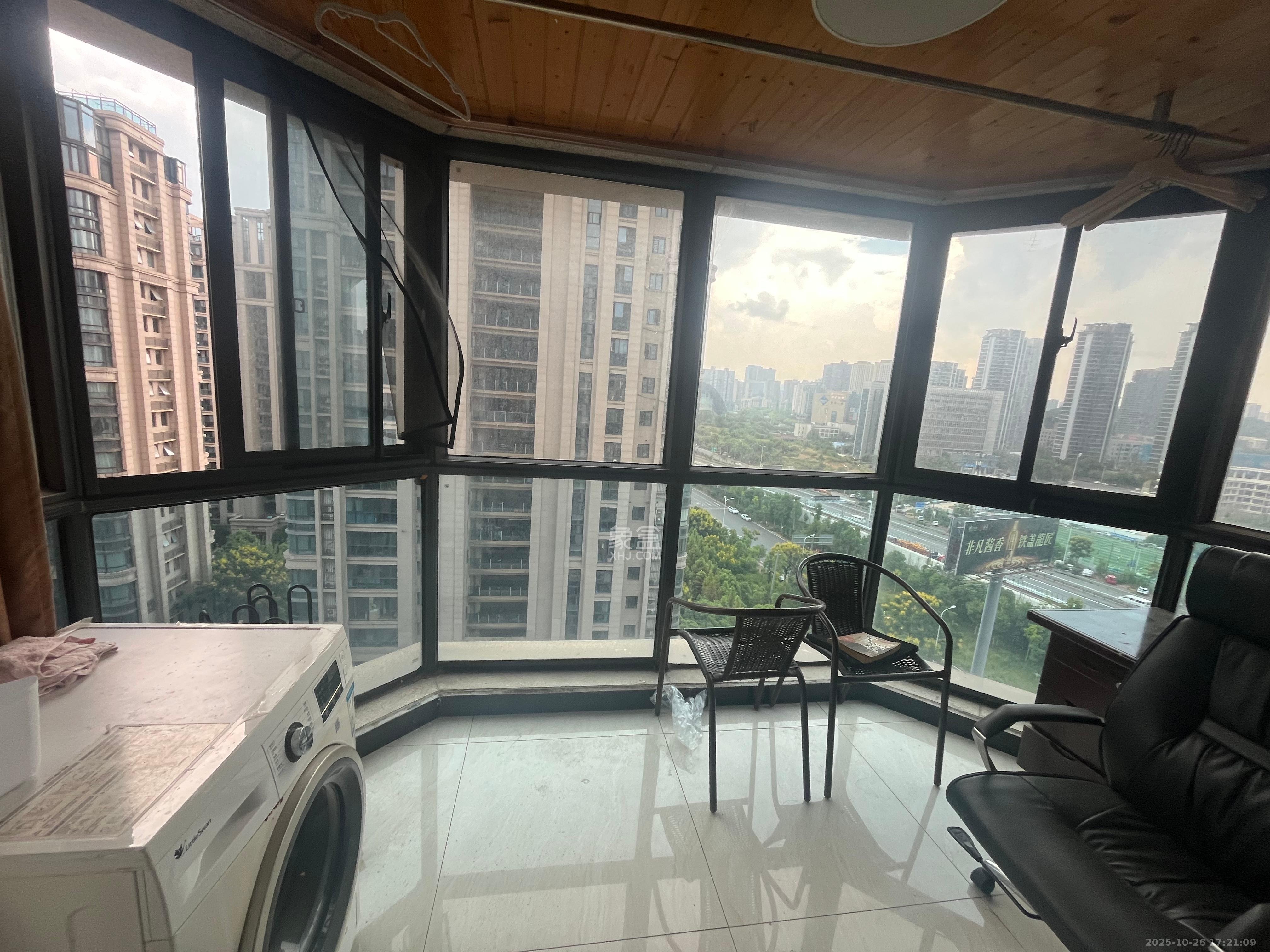 明昇壹城(明昇时代广场)一期  3室2厅1卫    2700.0元/月 明昇壹城(明昇时代广场)一期  3室2厅1卫    2700.0元/月室内图