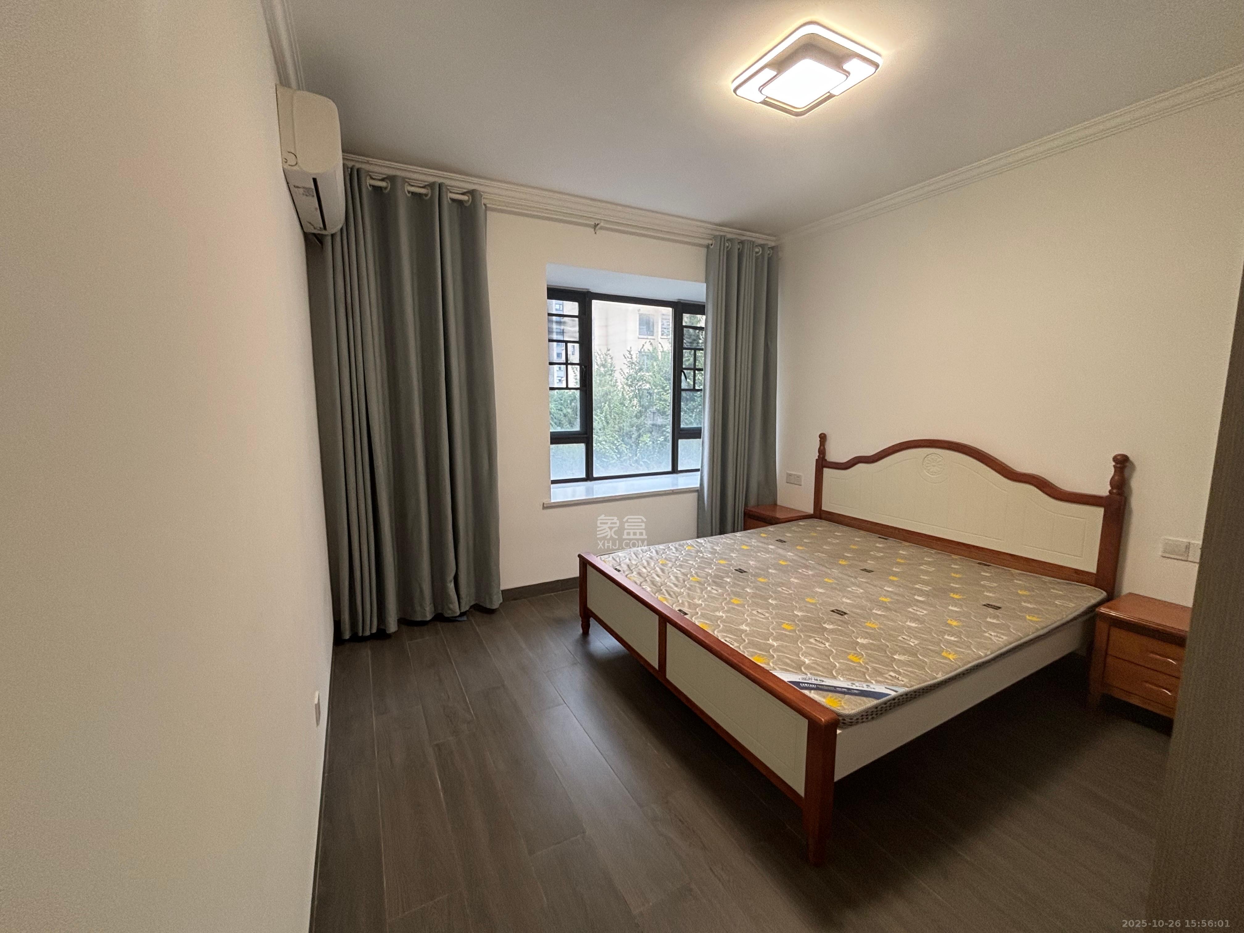 绿地海外滩二期  4室2厅2卫    2500.0元/月 绿地海外滩二期  4室2厅2卫    2500.0元/月室内图