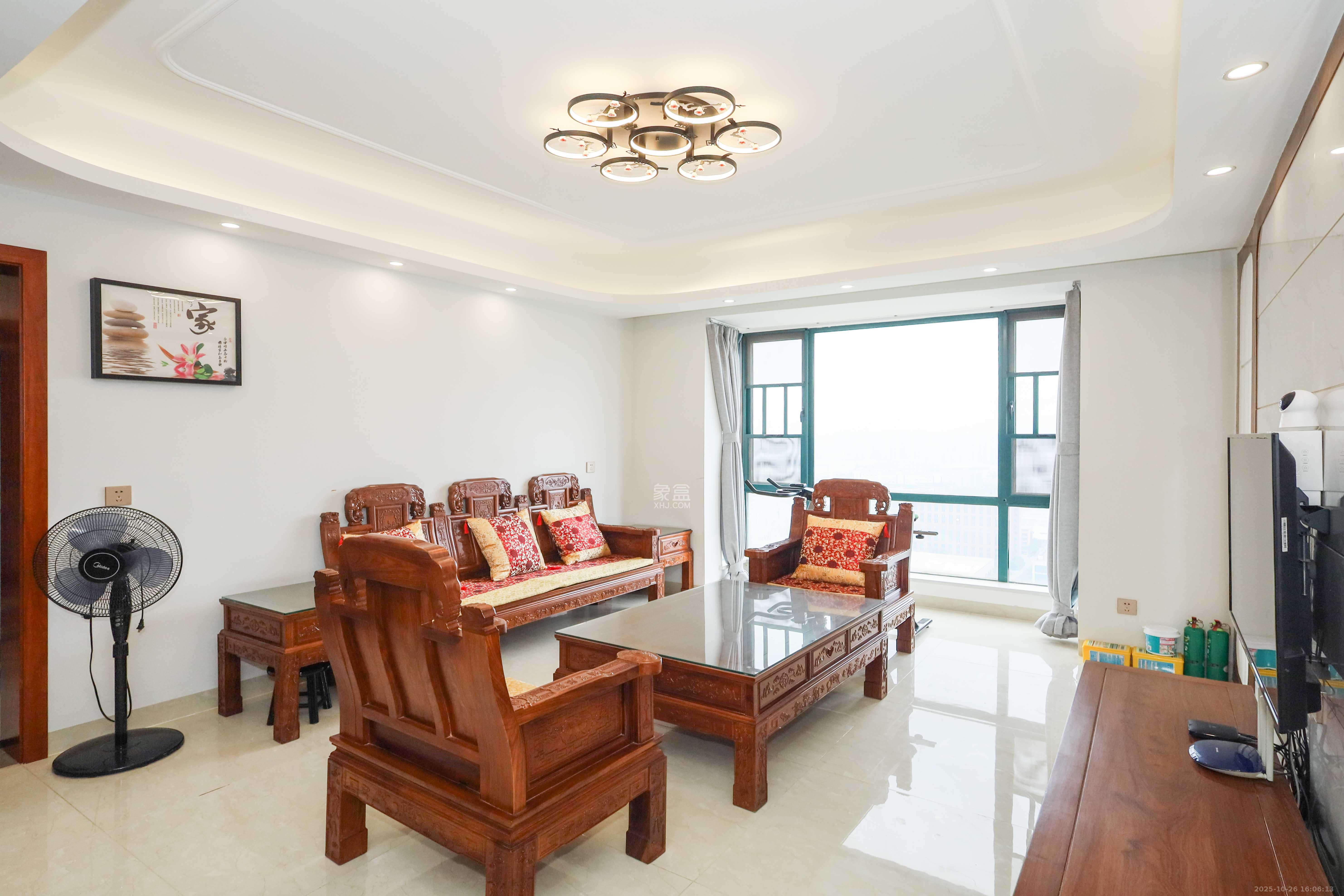 桔洲新苑（桔洲印象）  3室2厅2卫    93.0万客厅