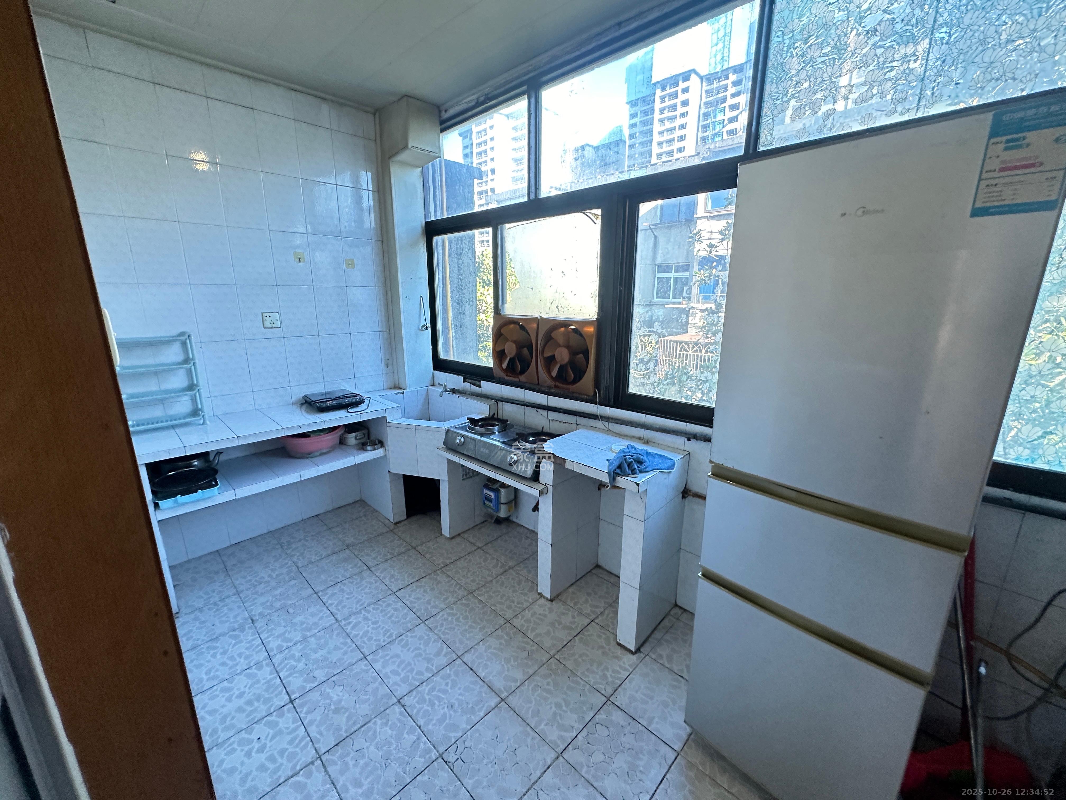 农商银行宿舍楼(洞井支行) 1室0厅0卫 2700.0元/月 农商银行宿舍楼(洞井支行) 1室0厅0卫 2700.0元/月室内图