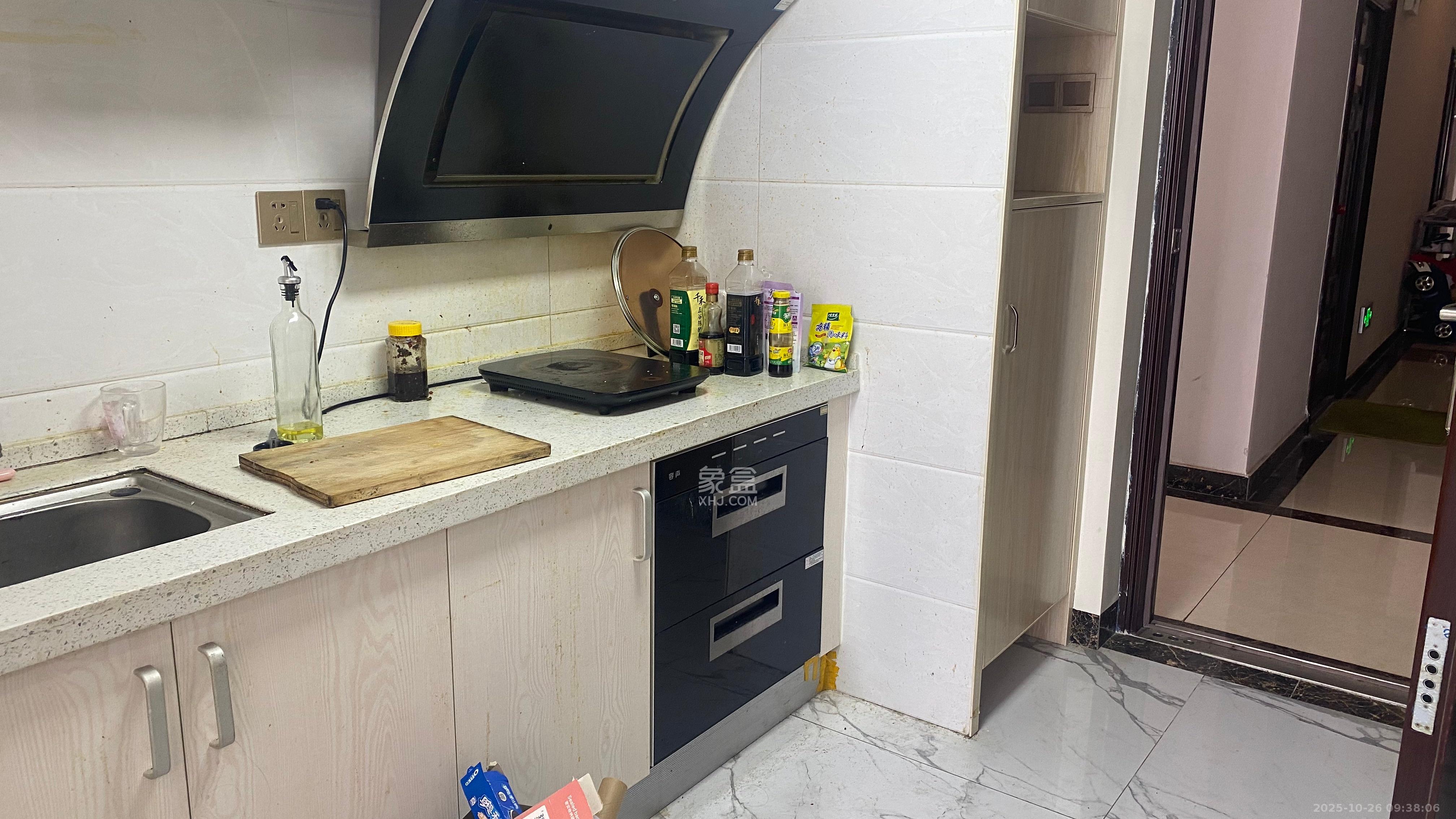 中建芙蓉嘉苑  1室1厅1卫    1600.0元/月室内图