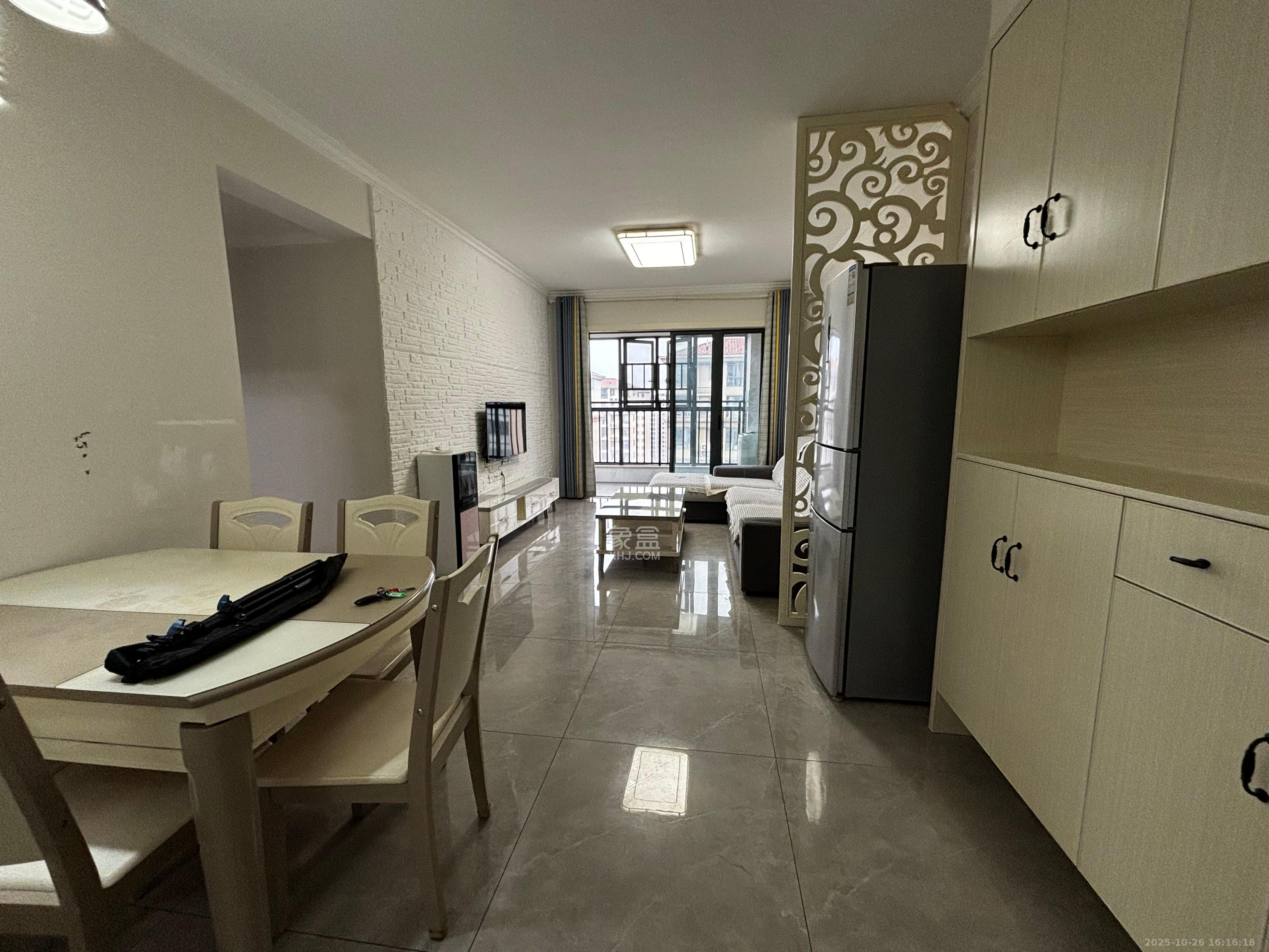 中建芙蓉嘉苑  3室2厅2卫    2600.0元/月