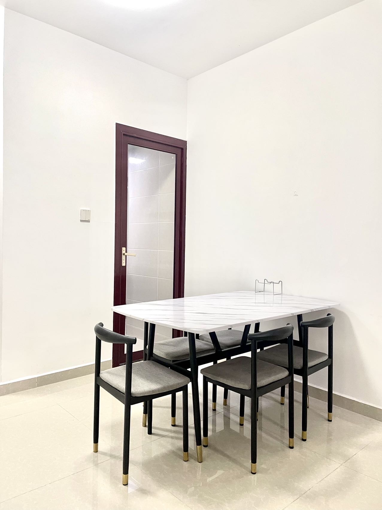 坡巷雅苑  3室2厅1卫    2800.0元/月 坡巷雅苑  3室2厅1卫    2800.0元/月室内图