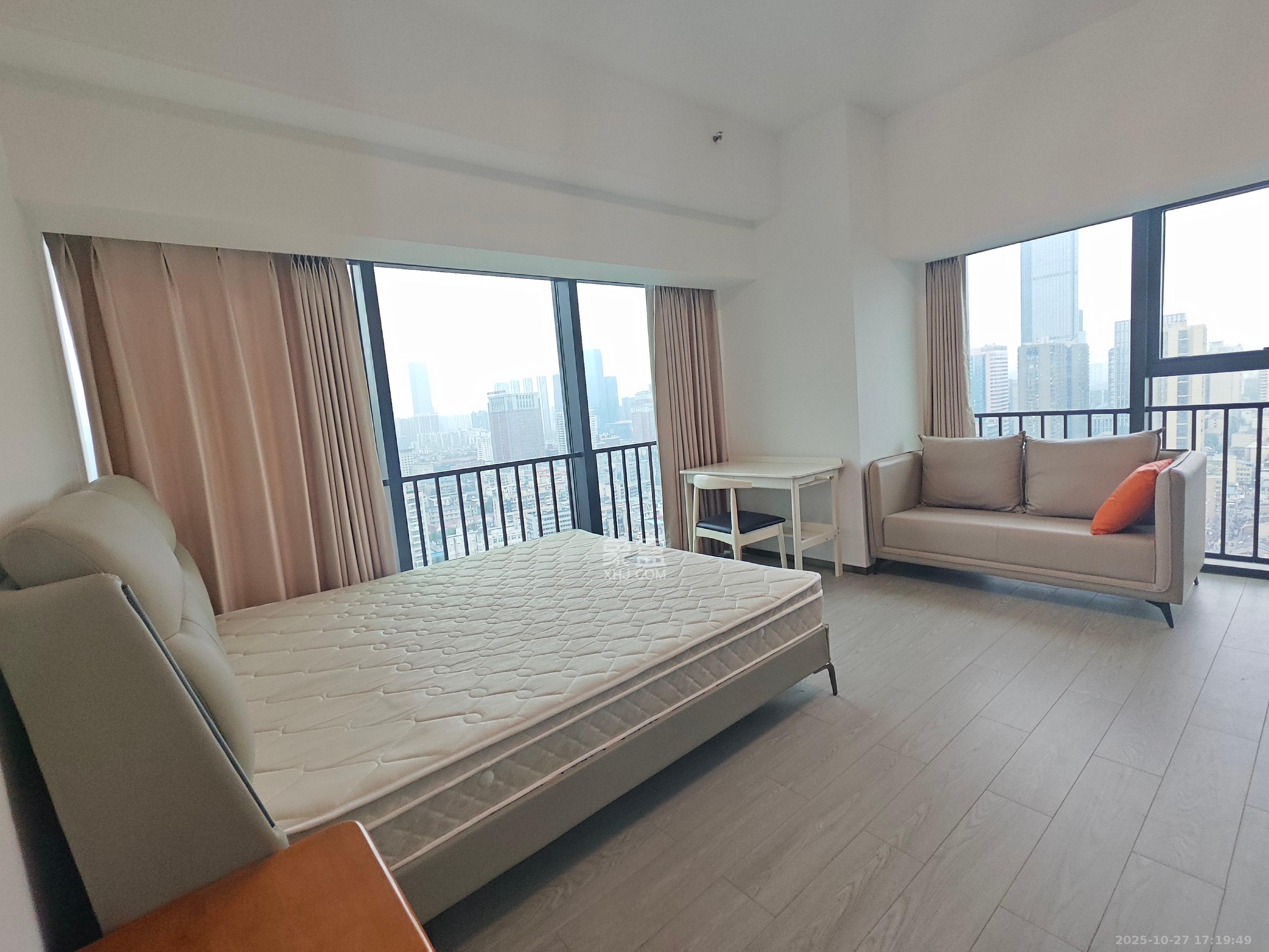 华润置地中心  1室1厅1卫    2700.0元/月 华润置地中心  1室1厅1卫    2700.0元/月室内图