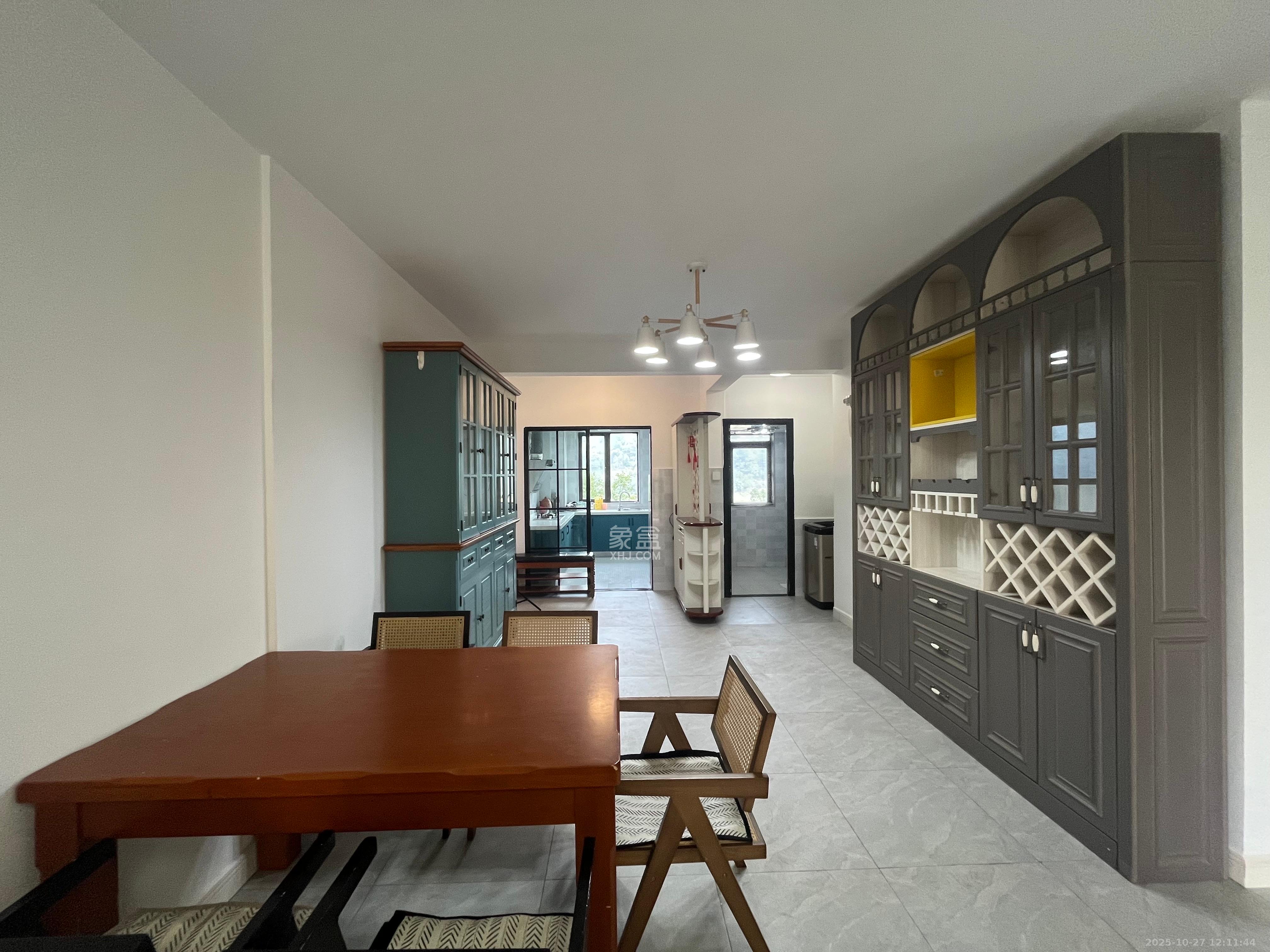 奥克斯缔壹城  4室2厅2卫    3600.0元/月