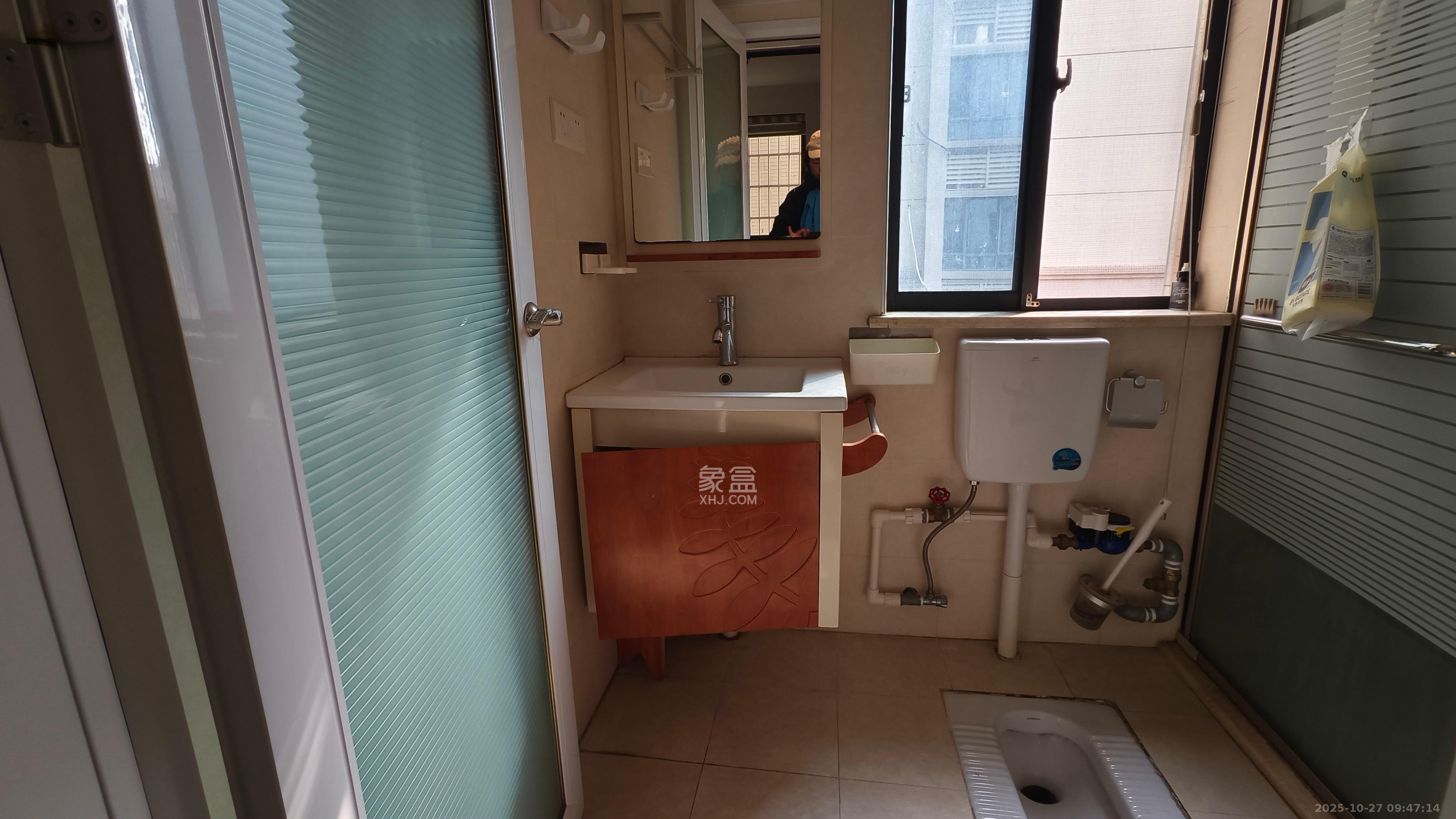 保利花园  2室2厅1卫    2000.0元/月 保利花园  2室2厅1卫    2000.0元/月室内图