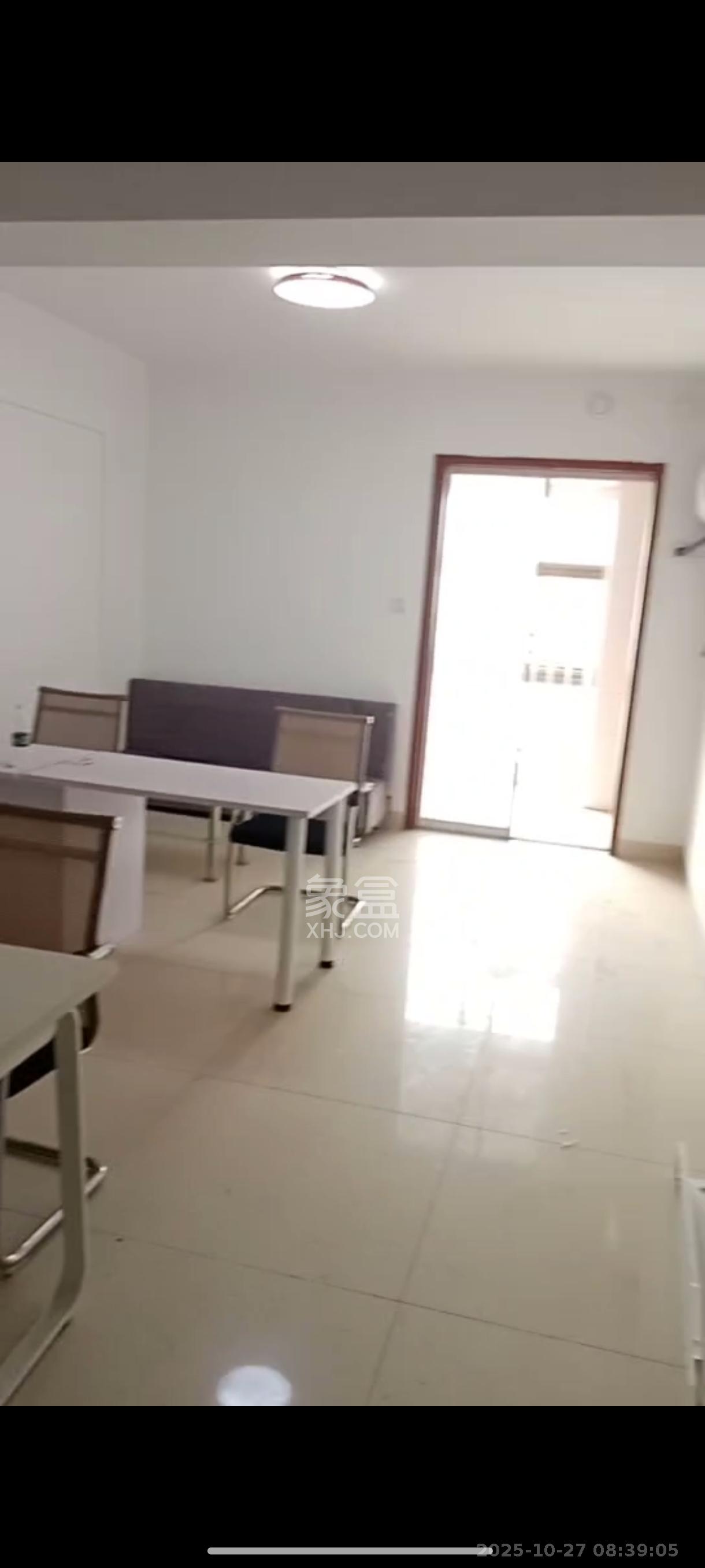 建鑫二期  1室1厅1卫    21.5万客厅