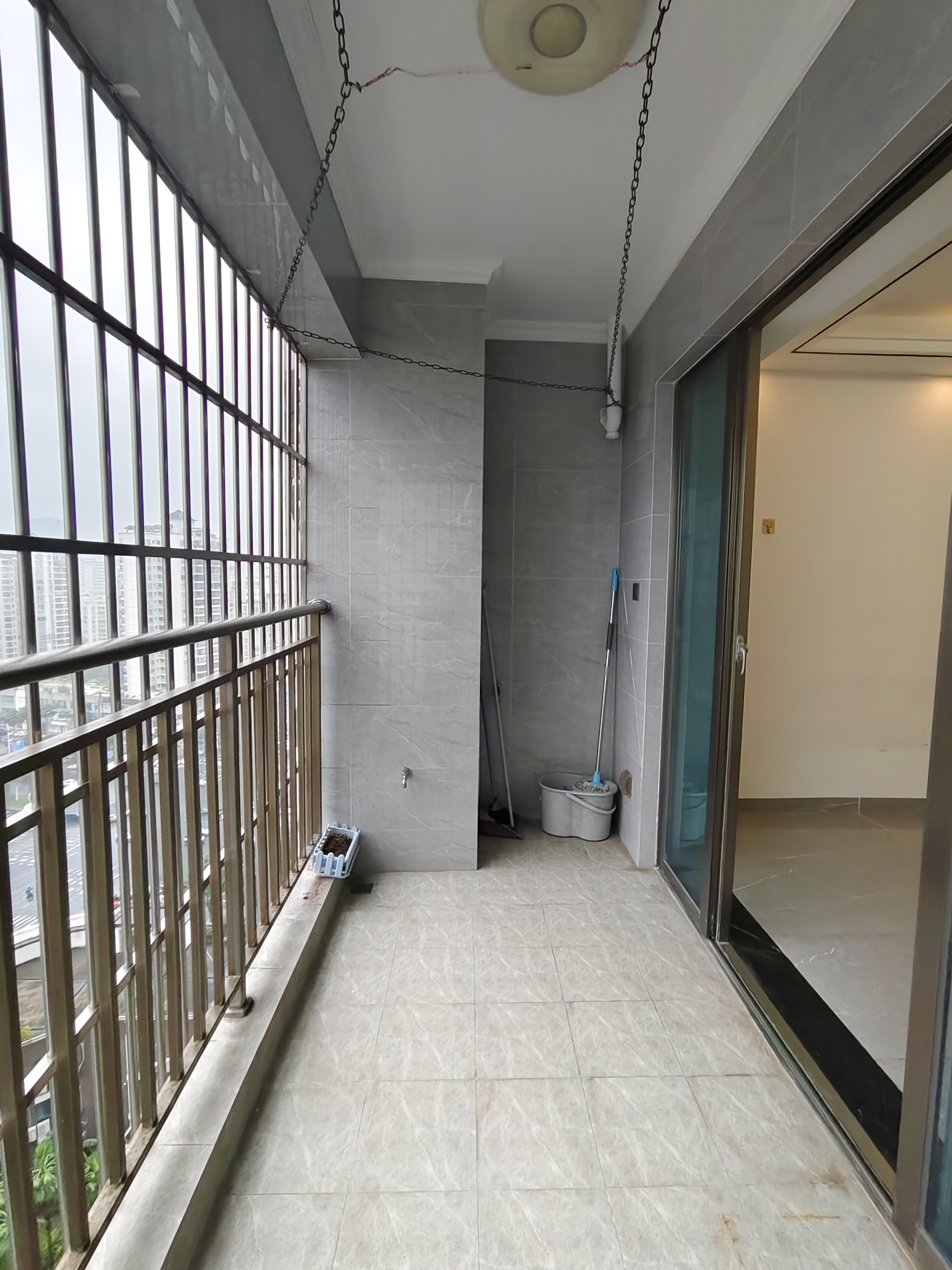 润龙花园  3室2厅1卫    2800.0元/月室内图