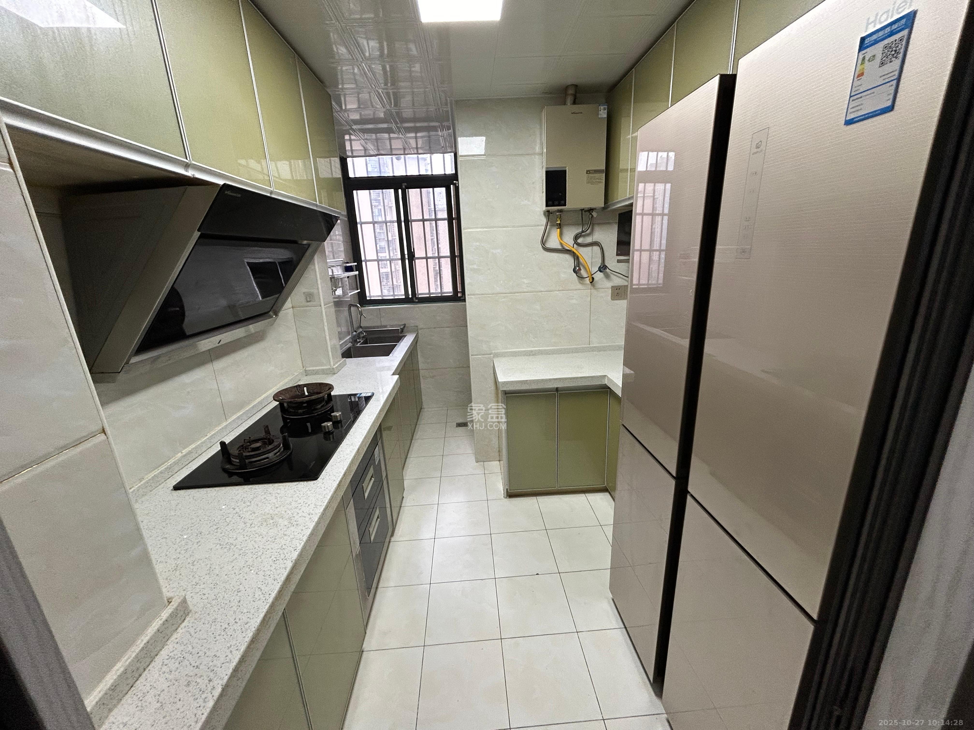 天元涉外景园C区 3室2厅2卫 2800.0元/月 天元涉外景园C区 3室2厅2卫 2800.0元/月室内图