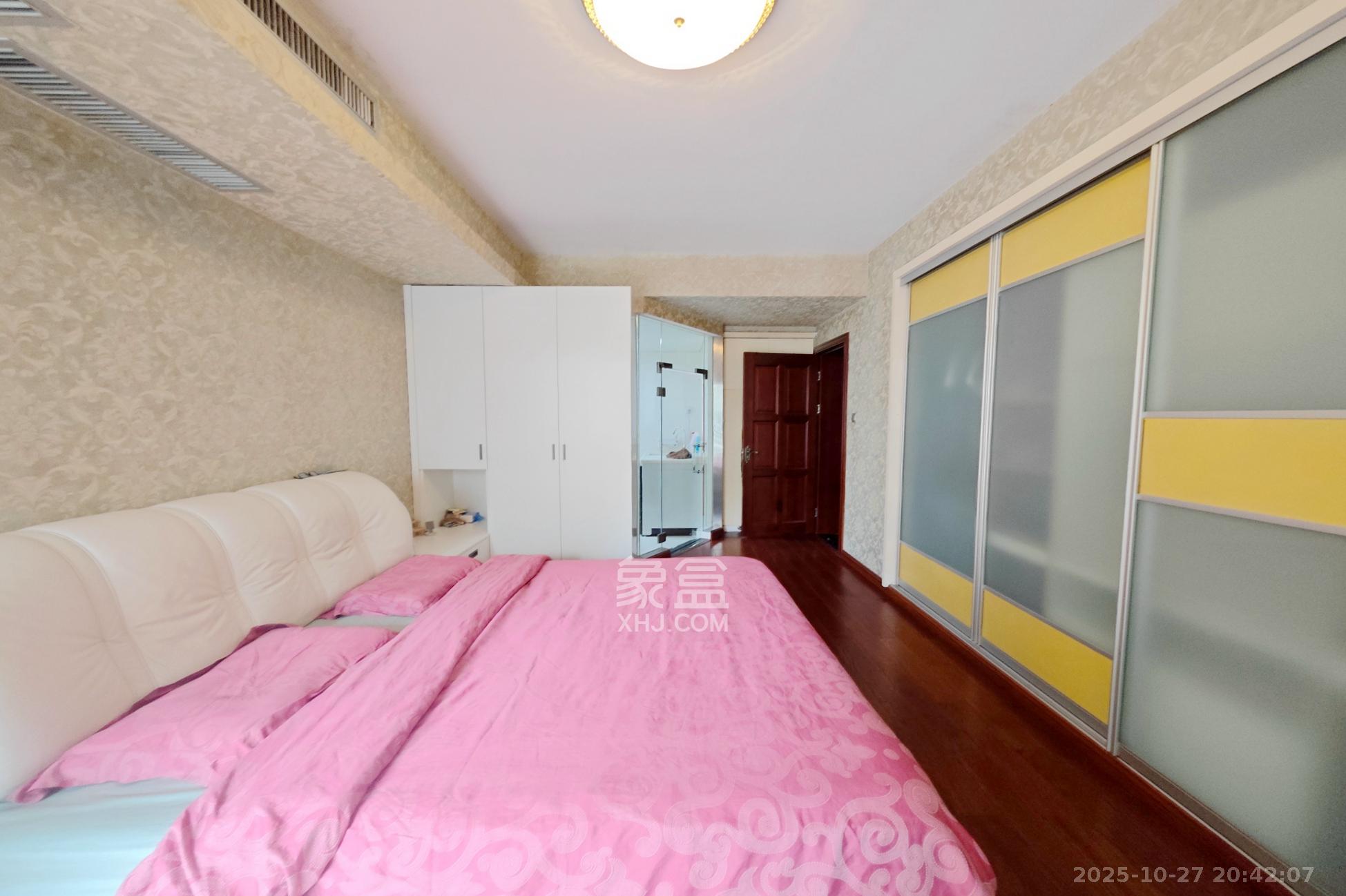 佳润新城（佳润新都）  4室2厅2卫    175.0万卧室