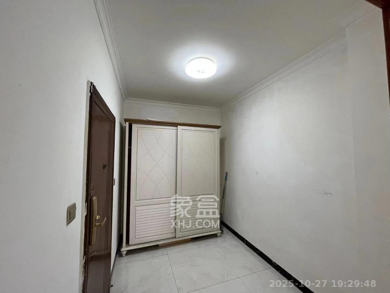 华悦城  3室2厅1卫    2200.0元/月 华悦城  3室2厅1卫    2200.0元/月室内图