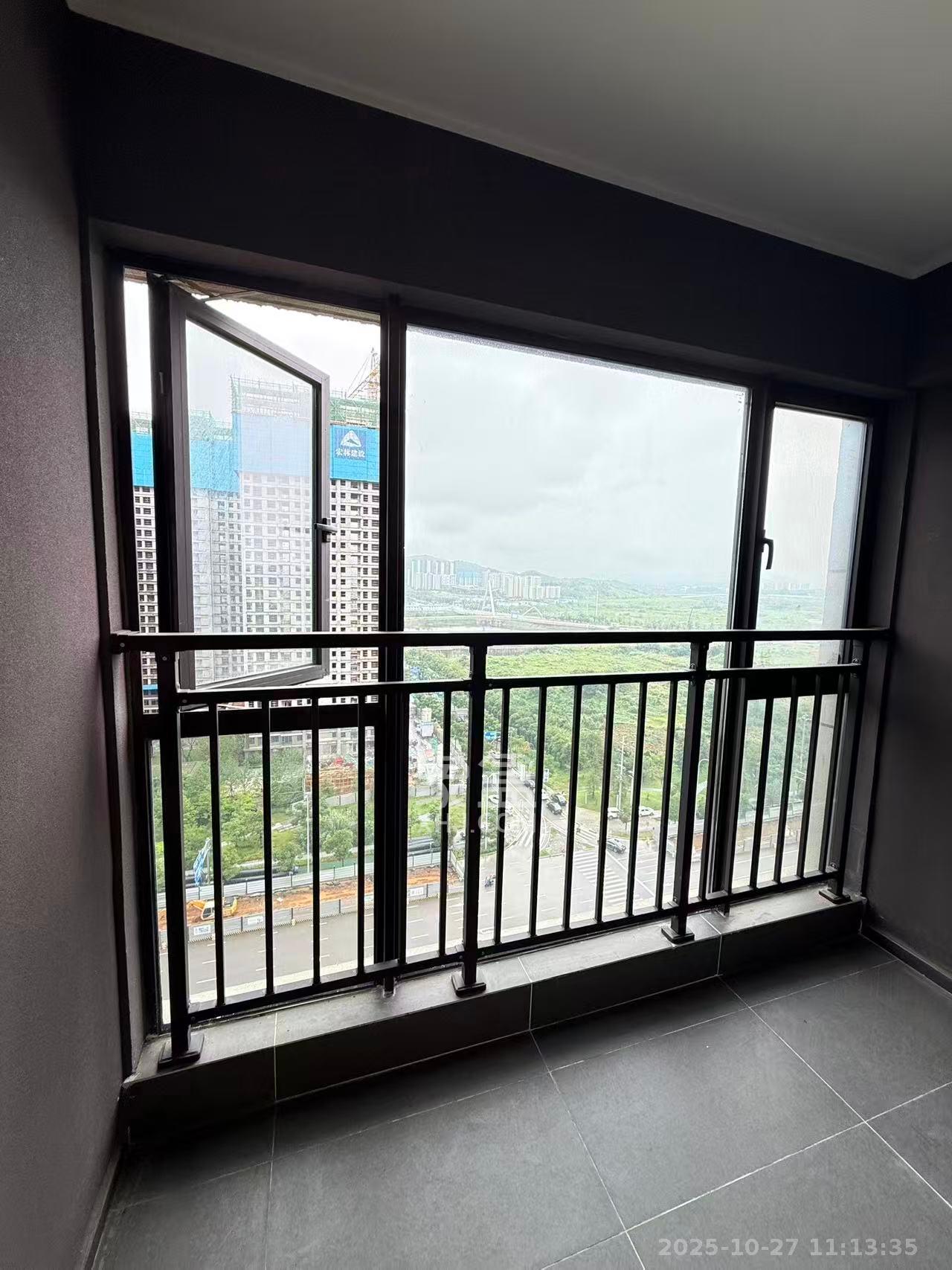 招商华发依云曦城 3室2厅2卫 2300.0元/月 招商华发依云曦城 3室2厅2卫 2300.0元/月室内图