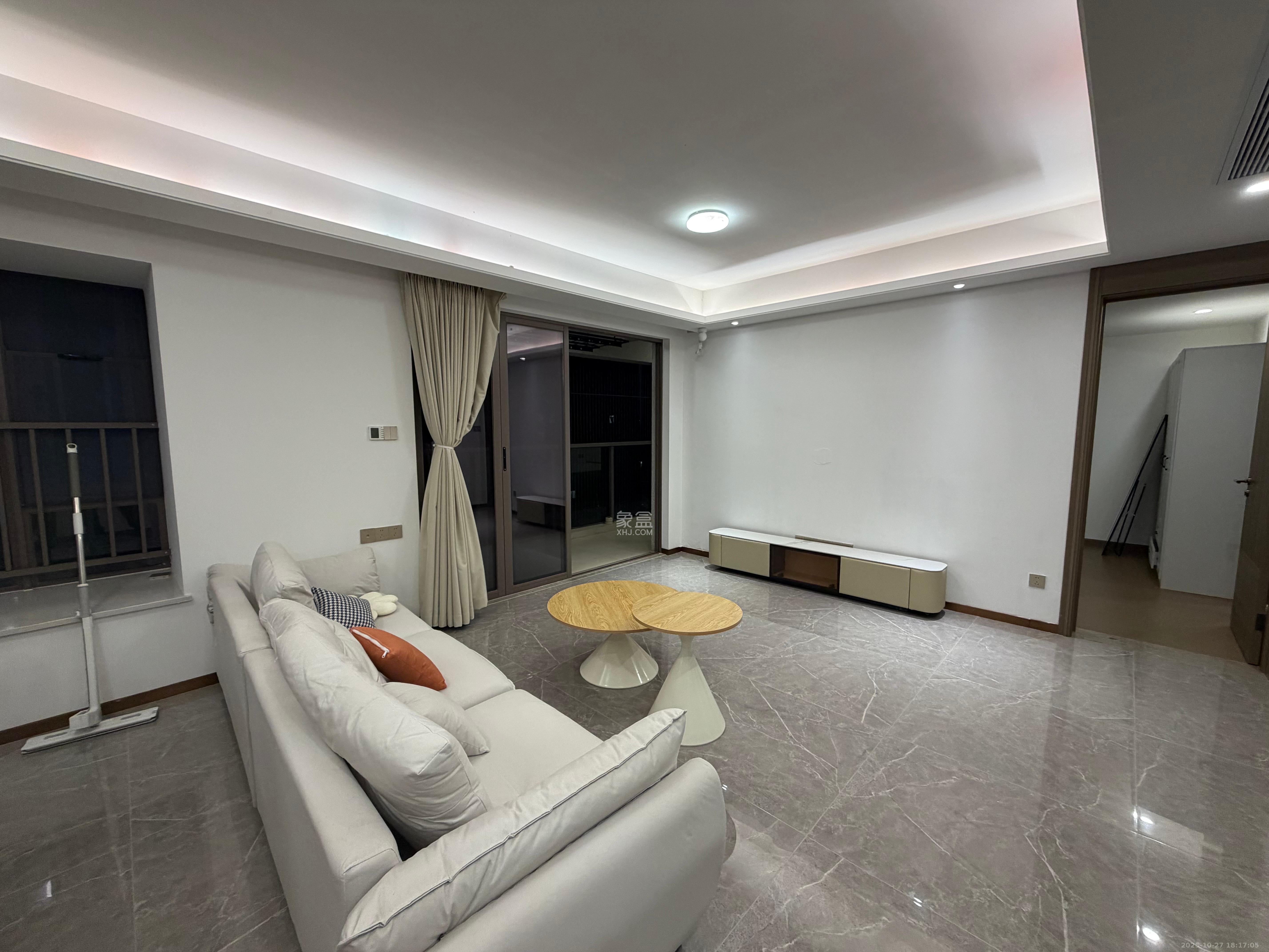 长沙溪山悦  4室2厅2卫    3000.0元/月 长沙溪山悦  4室2厅2卫    3000.0元/月室内图1