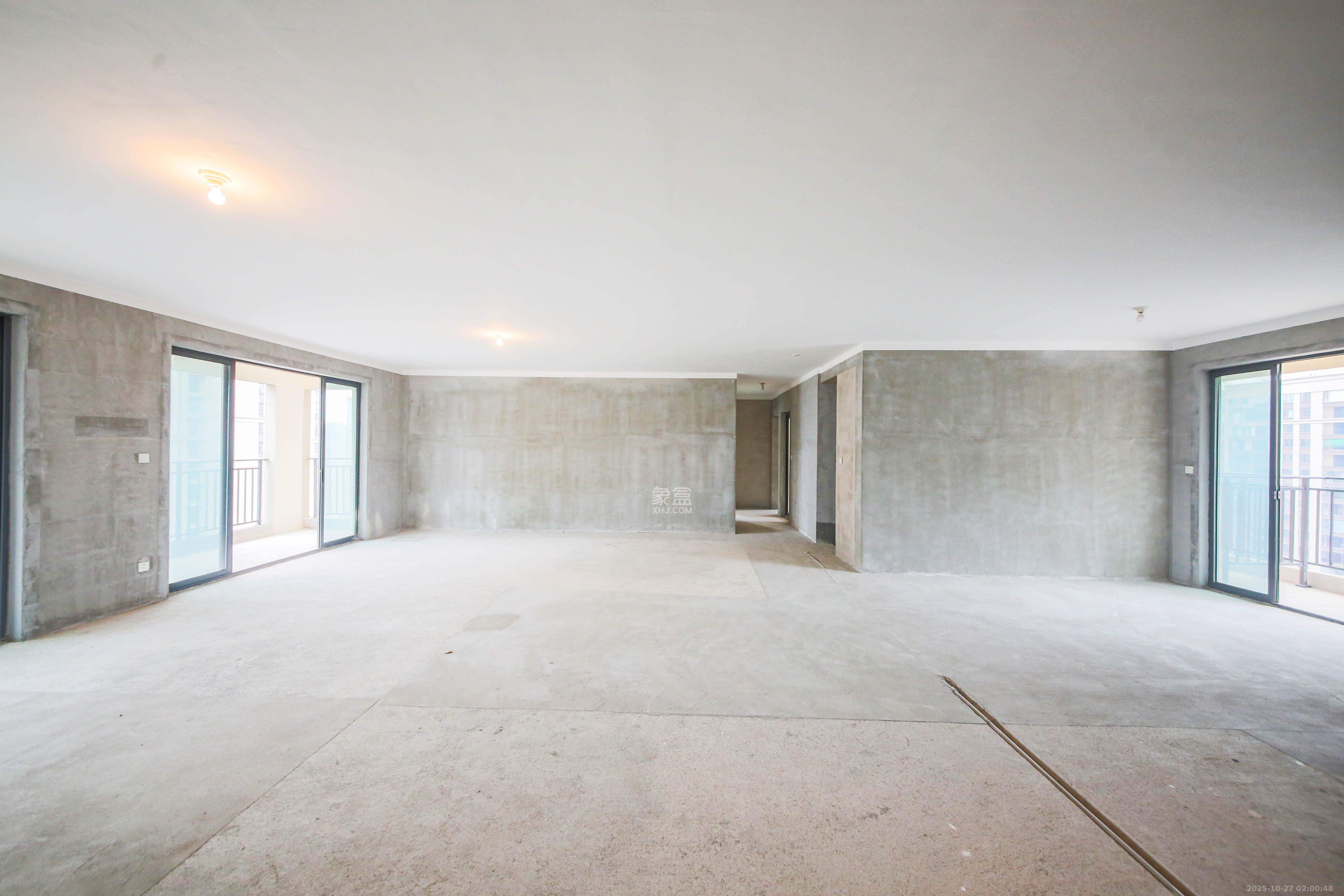 中建钰和城 4室2厅3卫 285.0万 中建钰和城 4室2厅3卫 285.0万客厅