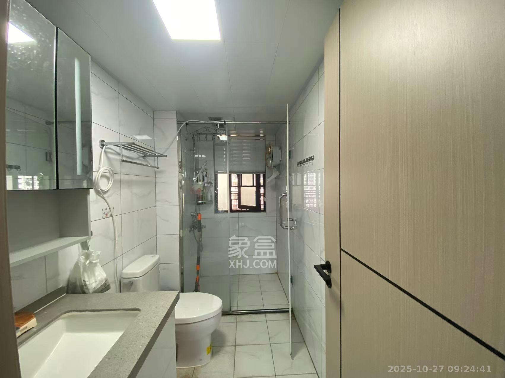 春晖花园 3室2厅2卫 2200.0元/月 春晖花园 3室2厅2卫 2200.0元/月室内图