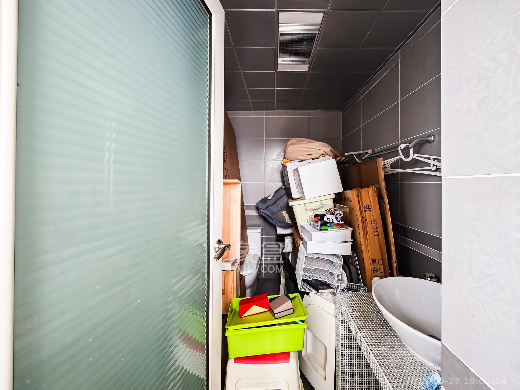 双湾国际(湘江御景花园)  3室2厅2卫    110.0万 双湾国际(湘江御景花园)  3室2厅2卫    110.0万卫生间