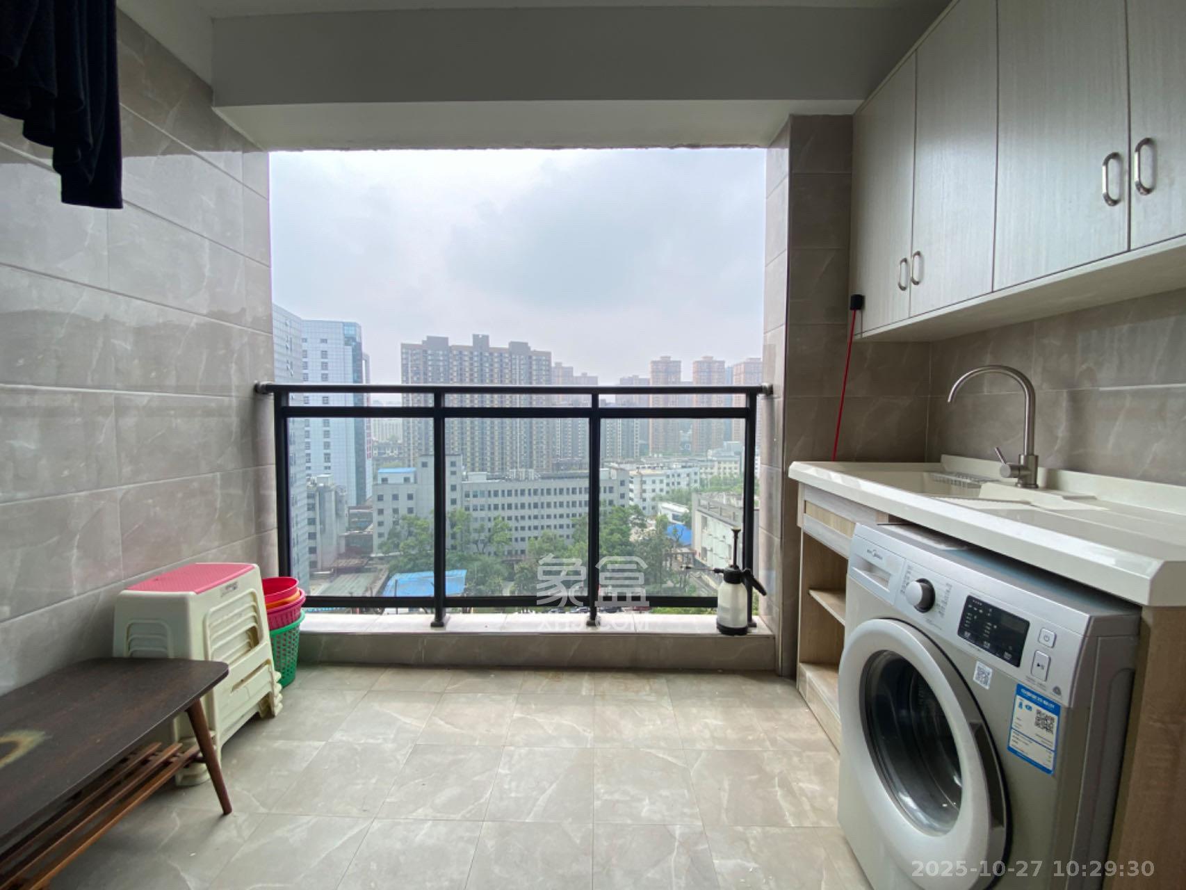 建发中央公园（建发美地）  2室2厅1卫    3000.0元/月室内图