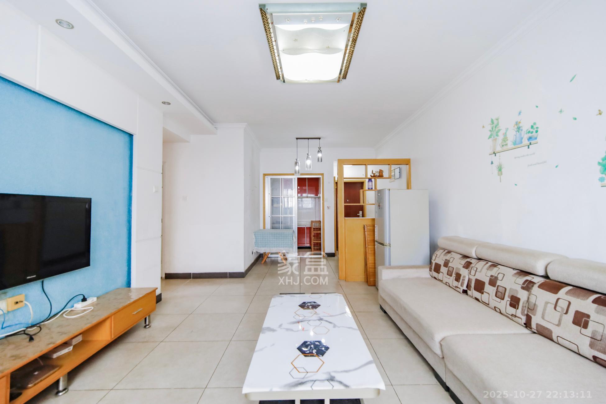 上海城小区  2室2厅1卫    58.8万客厅