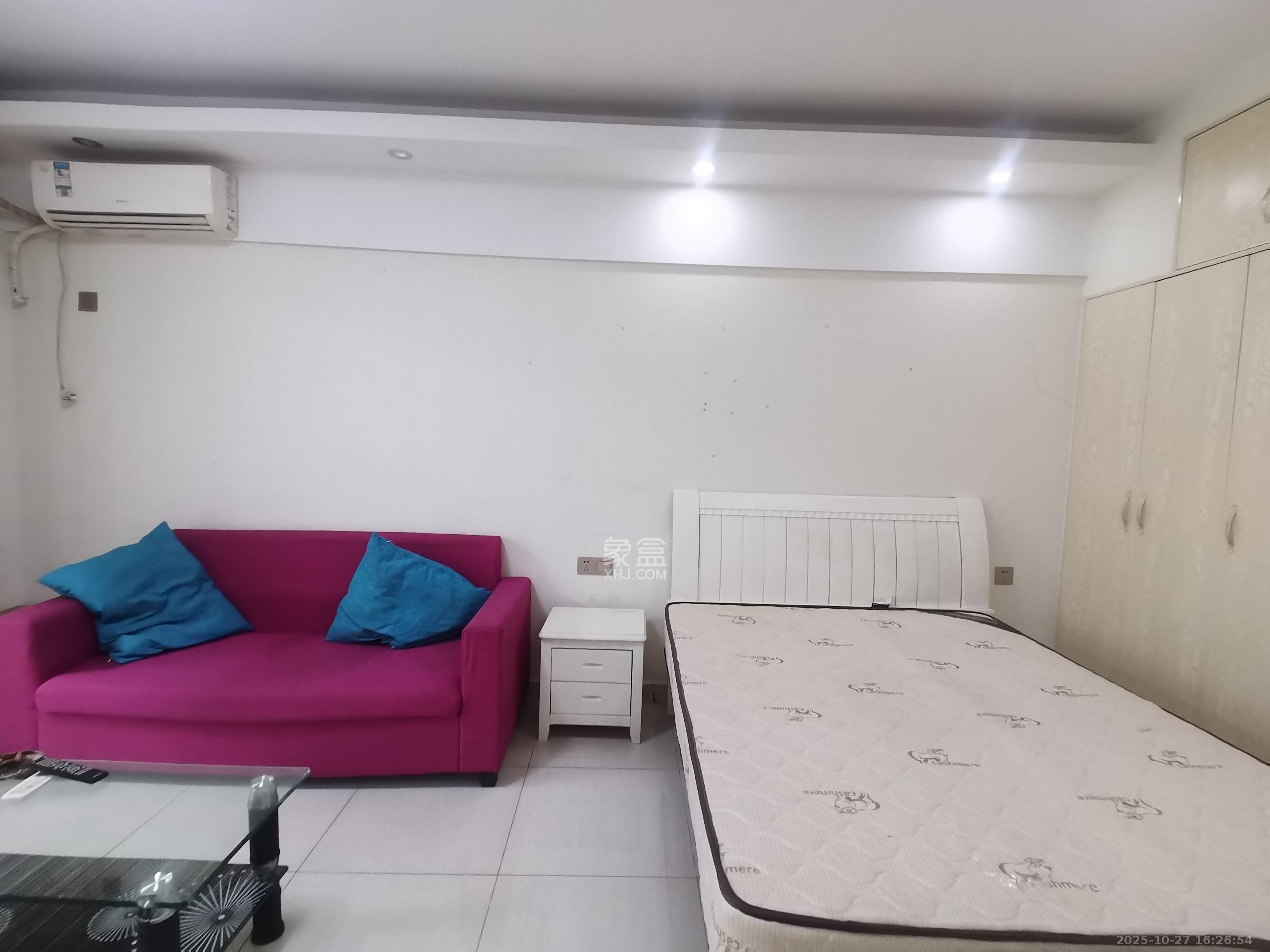 新远时代  1室1厅1卫    950.0元/月 新远时代  1室1厅1卫    950.0元/月